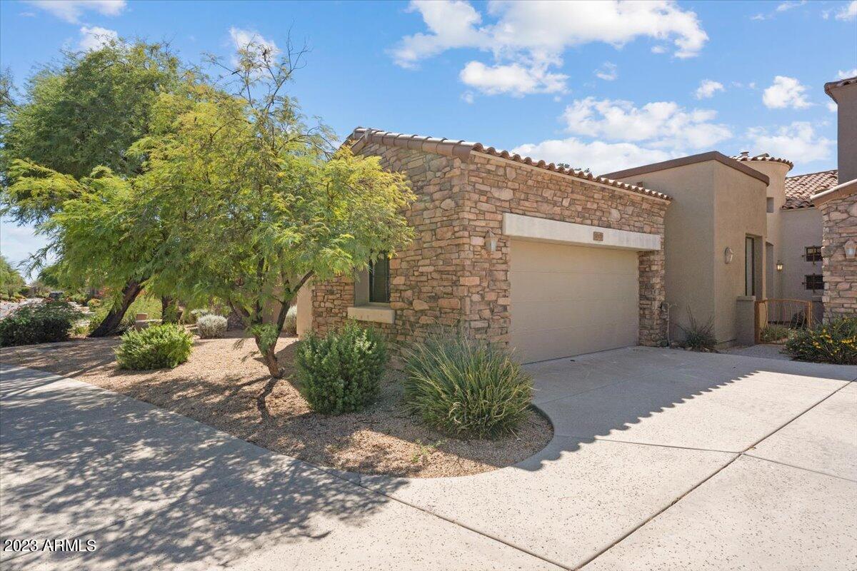 19550 N GRAYHAWK Drive, 1127