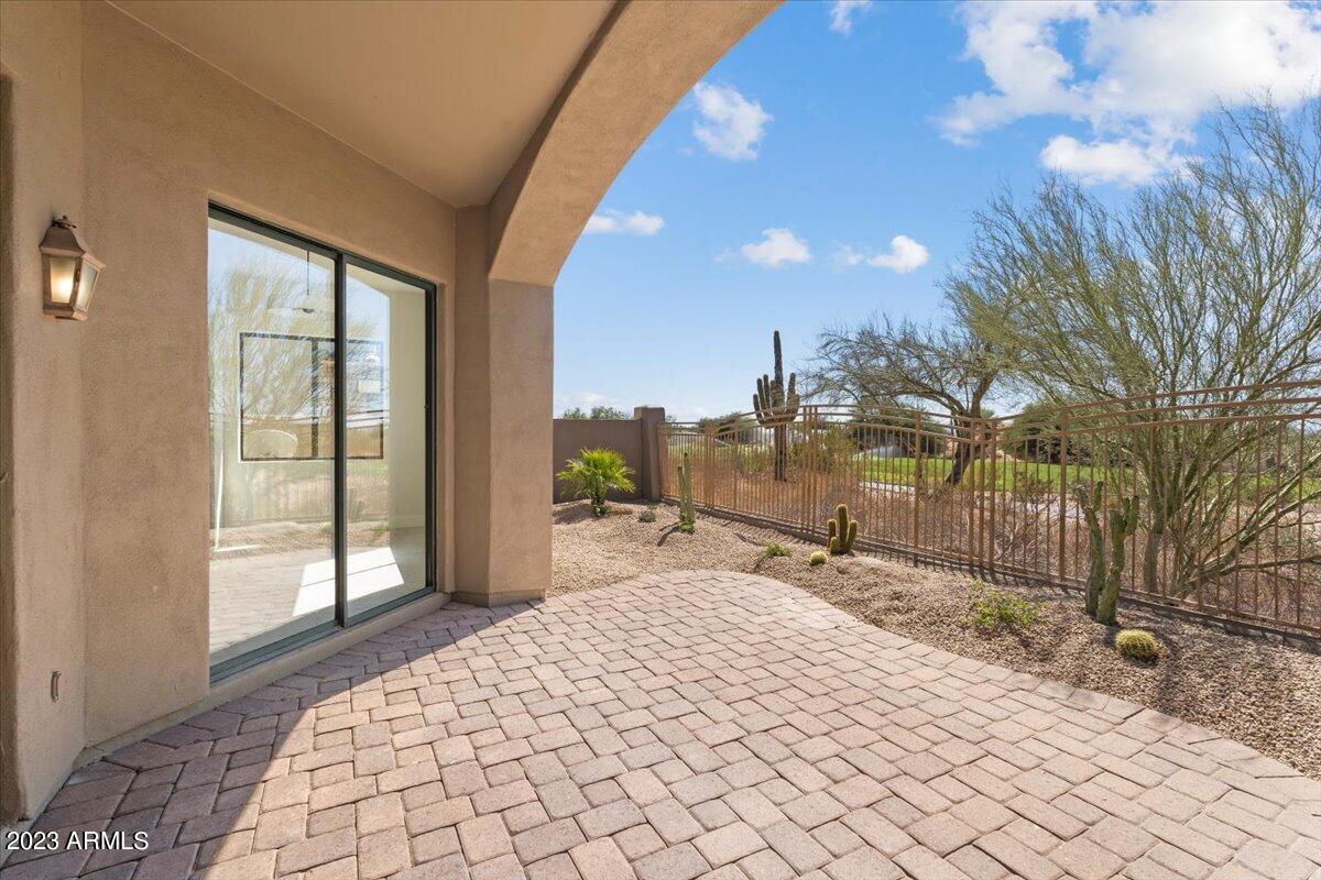 19550 N GRAYHAWK Drive, 1127