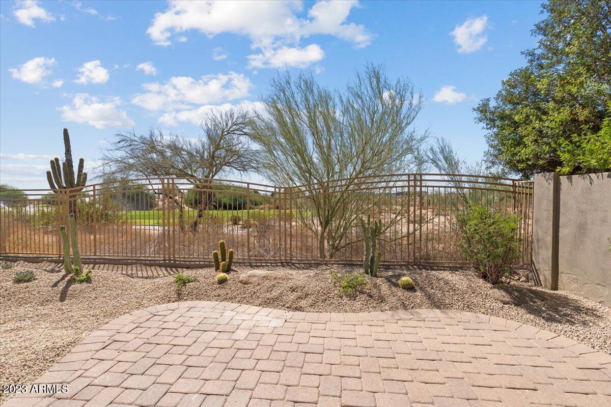 19550 N GRAYHAWK Drive, 1127