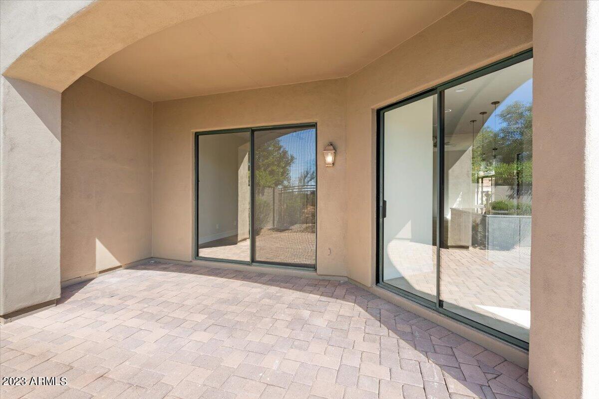 19550 N GRAYHAWK Drive, 1127