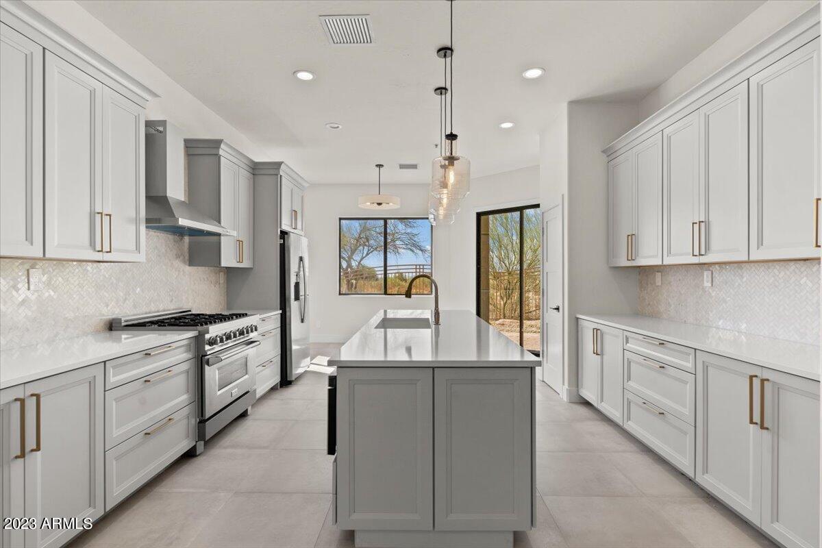 19550 N GRAYHAWK Drive, 1127