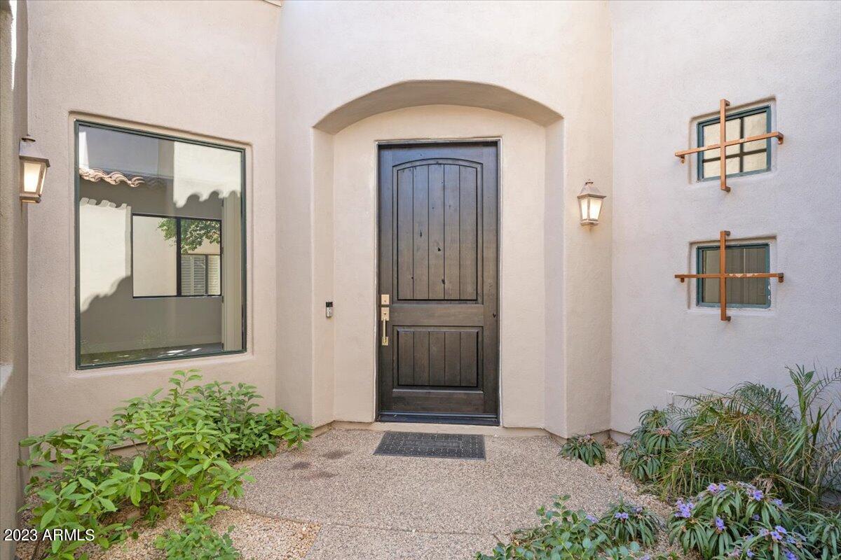 19550 N GRAYHAWK Drive, 1127