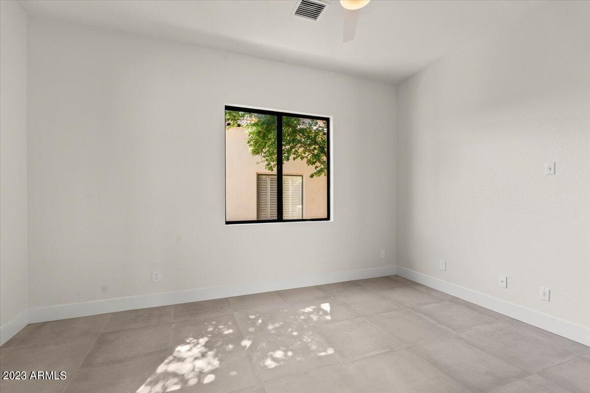 19550 N GRAYHAWK Drive, 1127