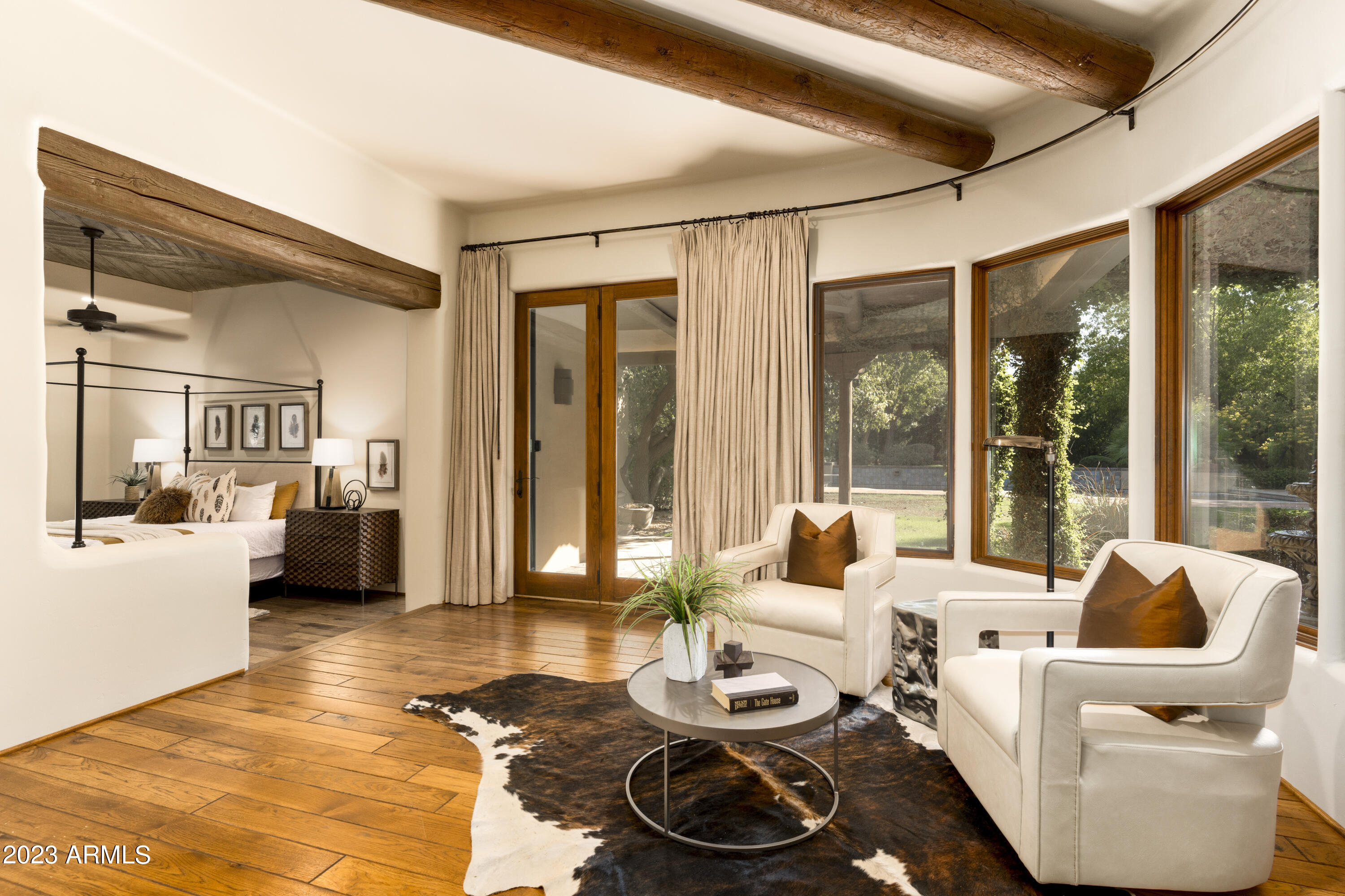 5801 E VIA LOS CABALLOS