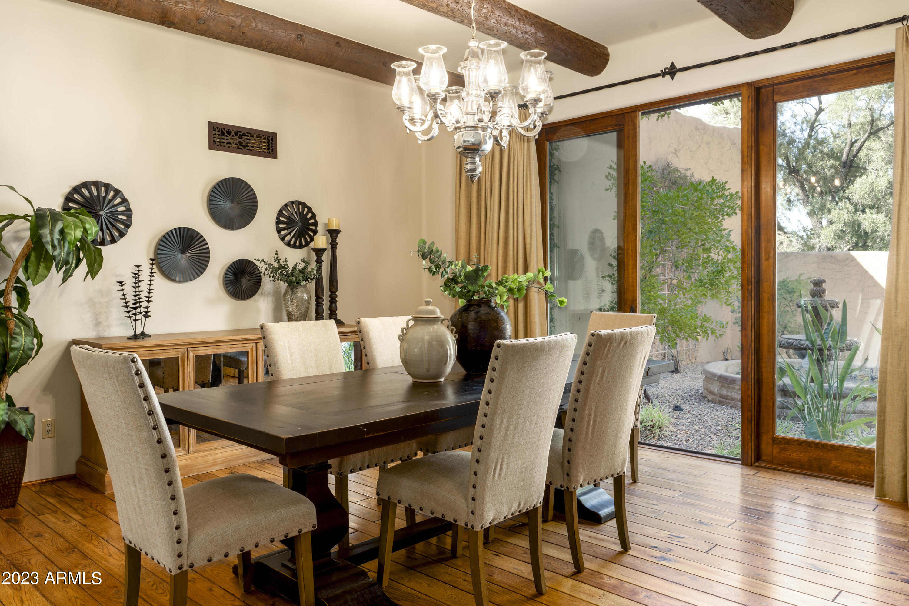 5801 E VIA LOS CABALLOS