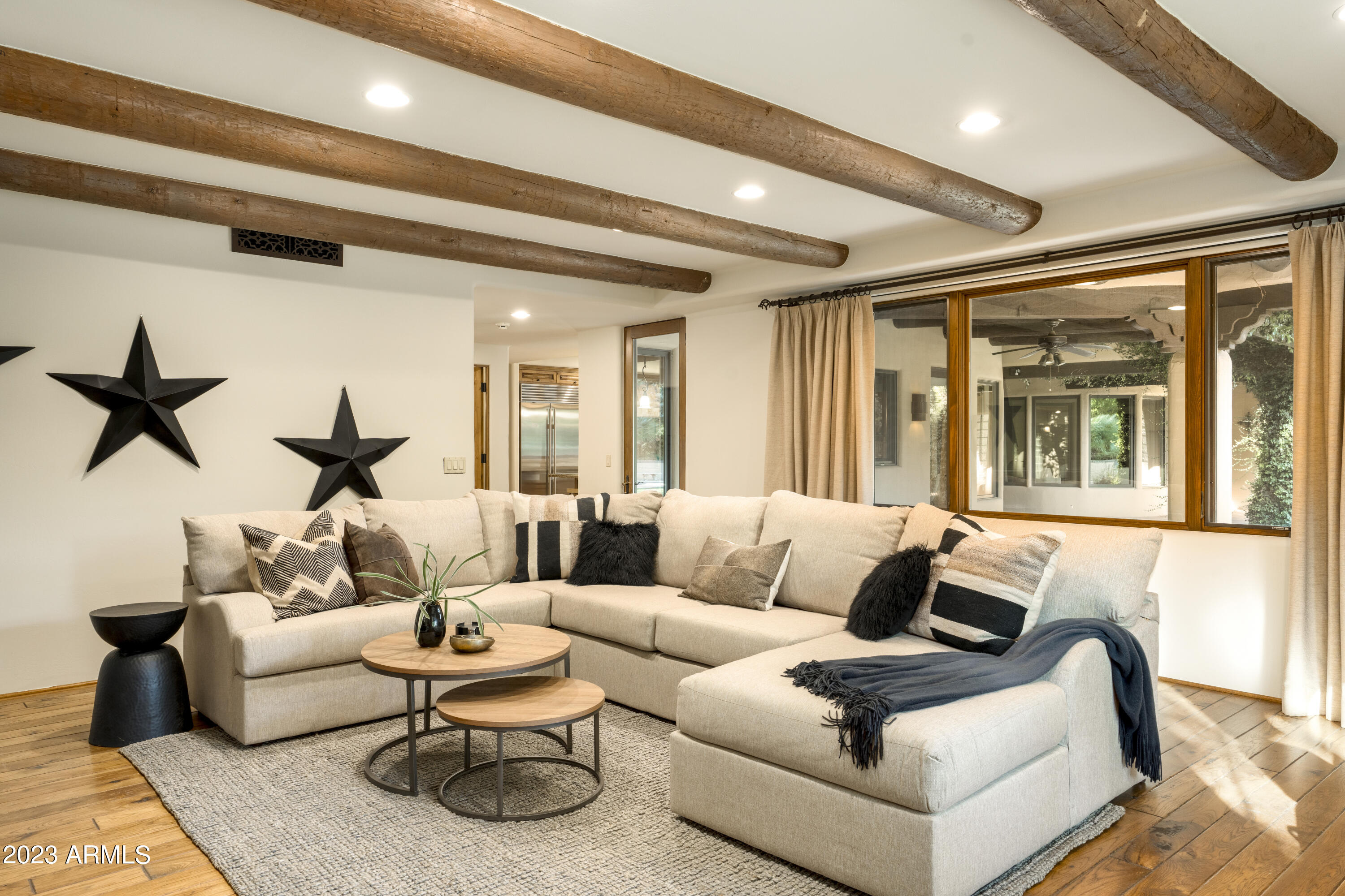 5801 E VIA LOS CABALLOS