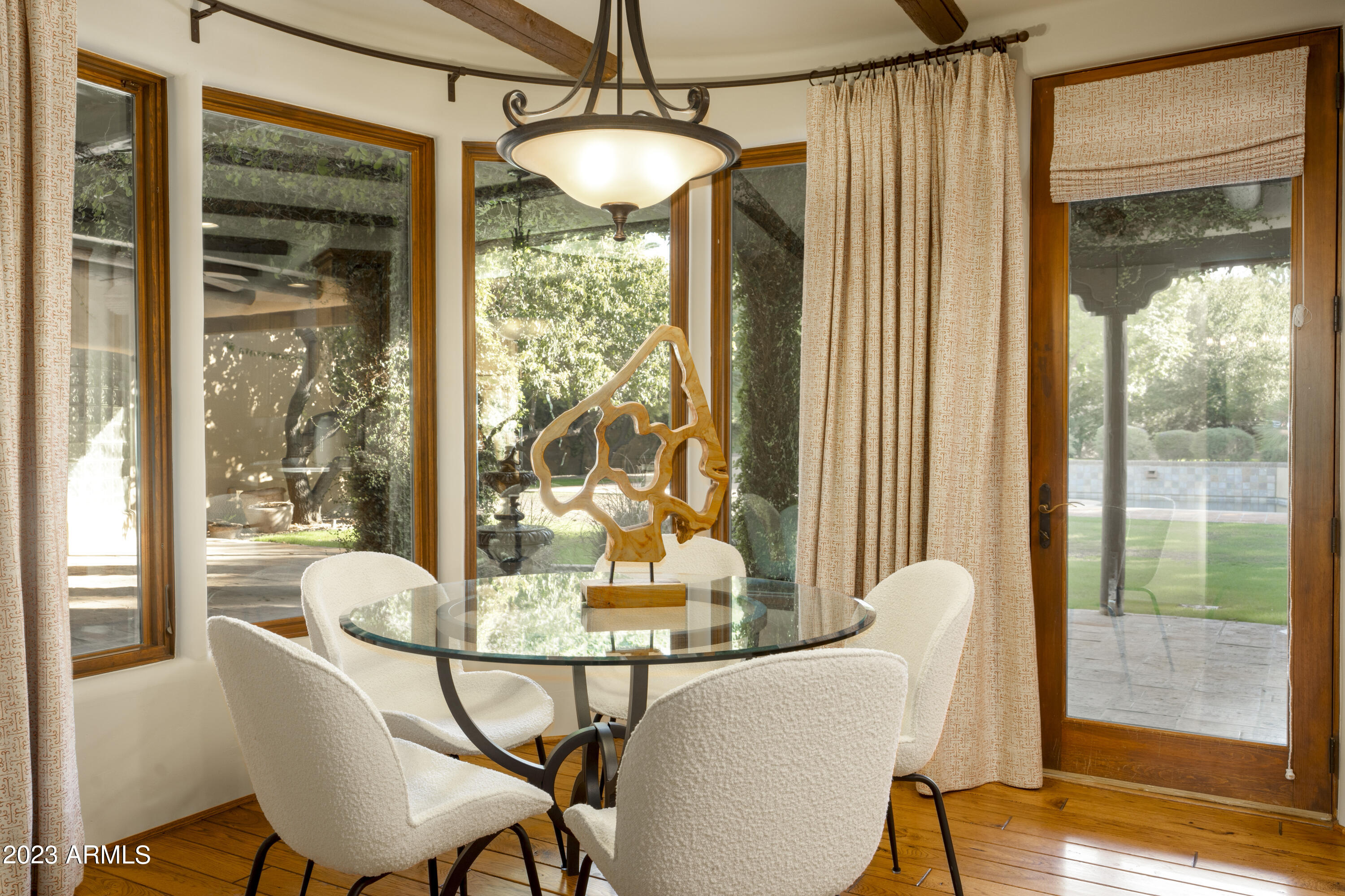 5801 E VIA LOS CABALLOS