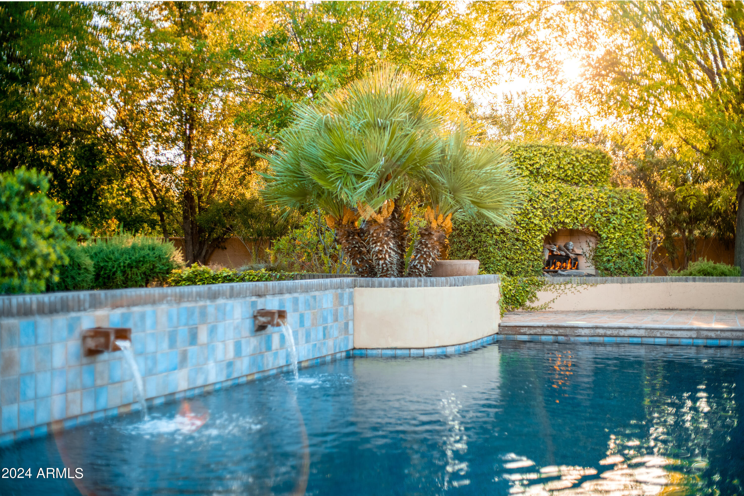 5801 E VIA LOS CABALLOS