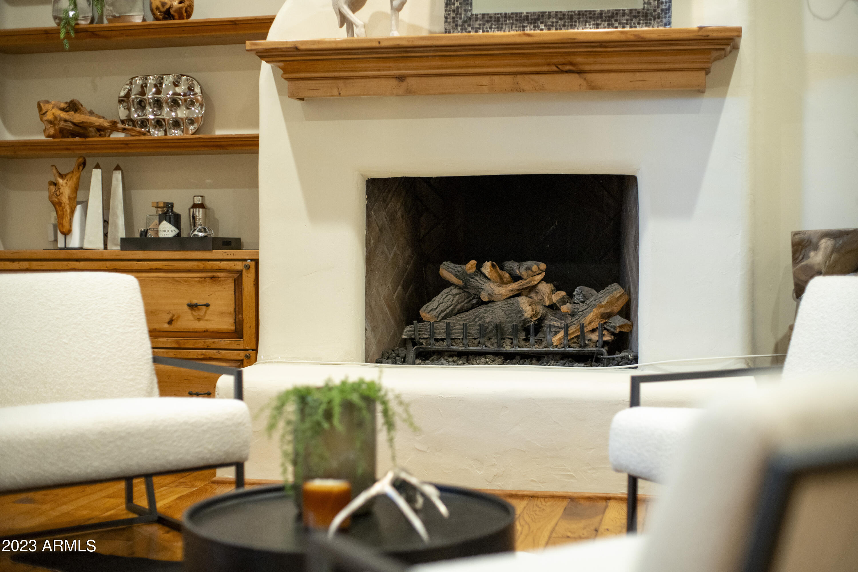 5801 E VIA LOS CABALLOS