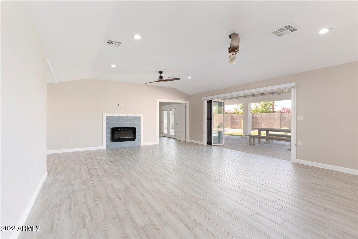 2428 N 68TH Place