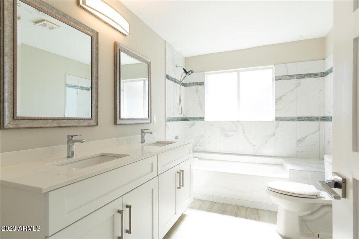 2428 N 68TH Place