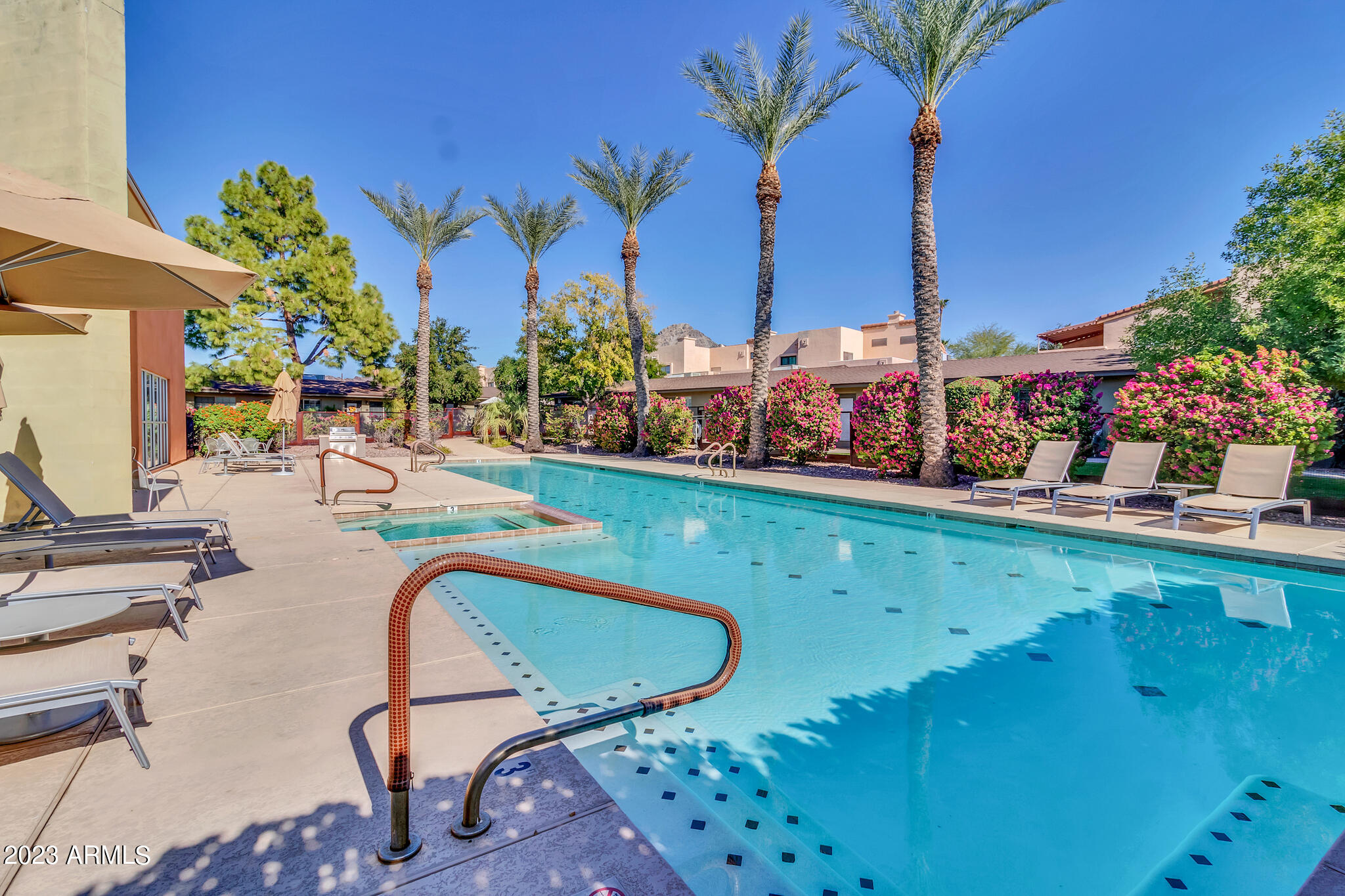 1850 E MARYLAND Avenue, 28