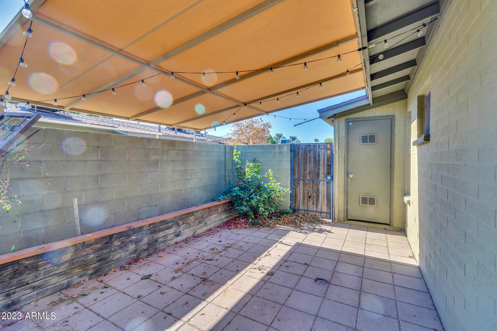 1850 E MARYLAND Avenue, 28