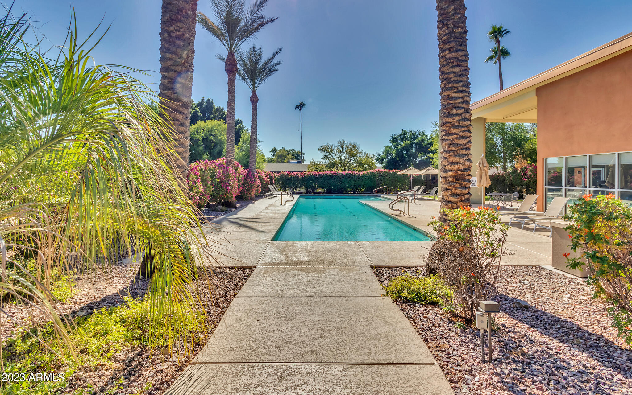 1850 E MARYLAND Avenue, 28