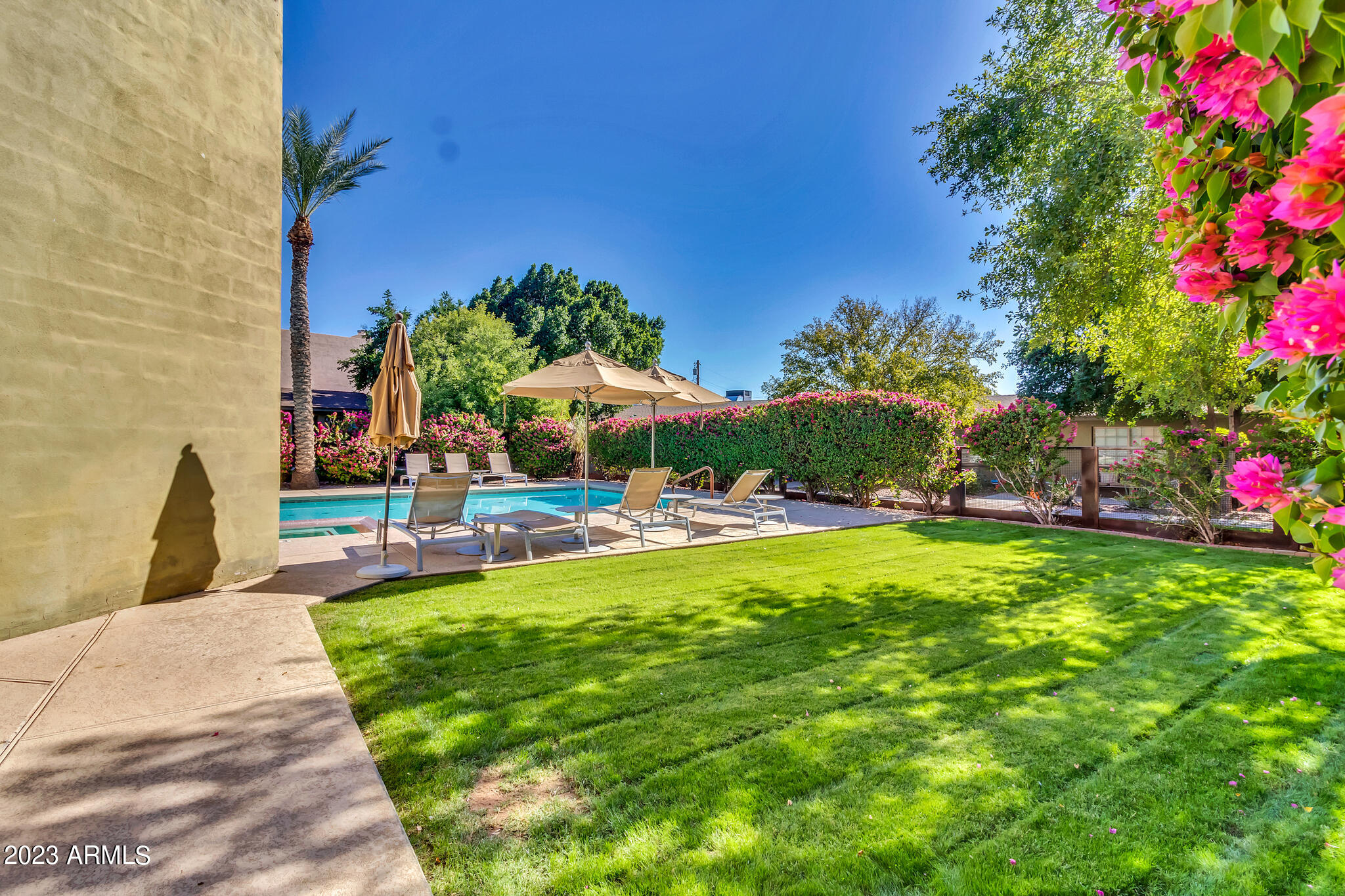 1850 E MARYLAND Avenue, 28