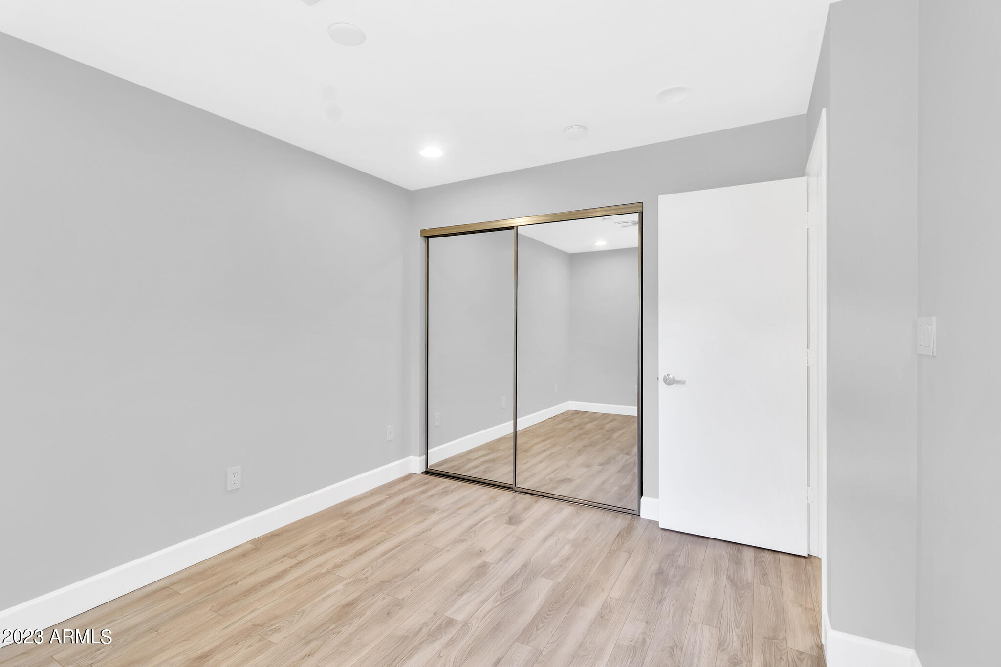 1850 E MARYLAND Avenue, 28