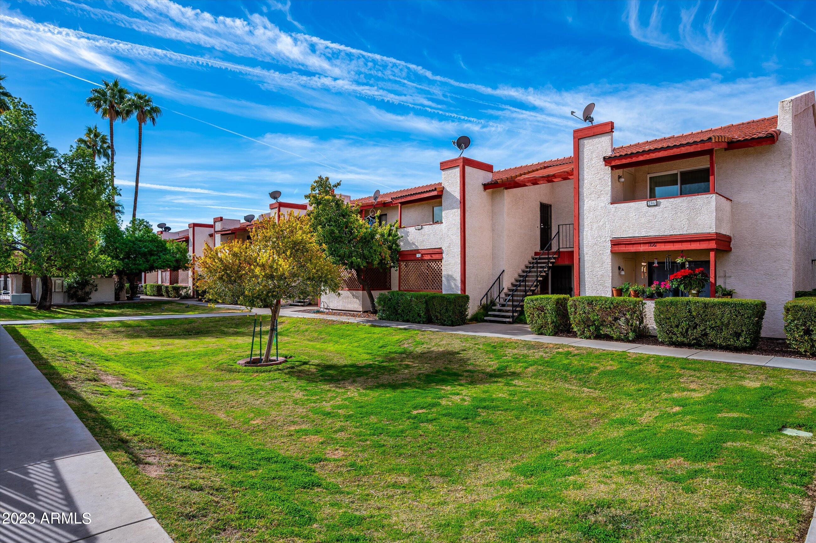 4211 E PALM Lane, 206