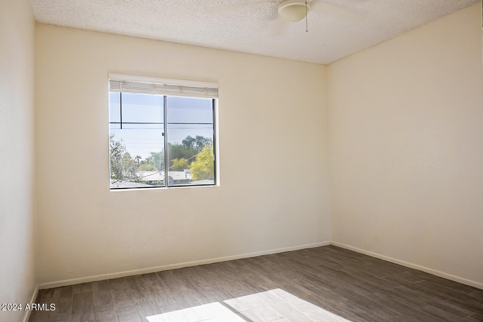 4211 E PALM Lane, 206