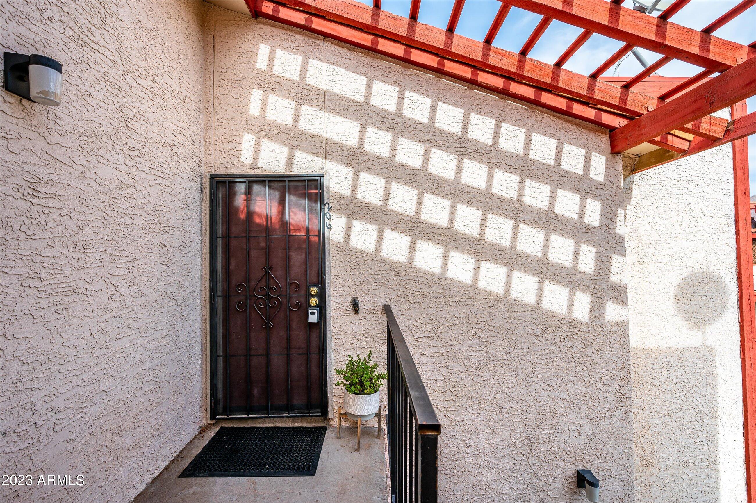 4211 E PALM Lane, 206