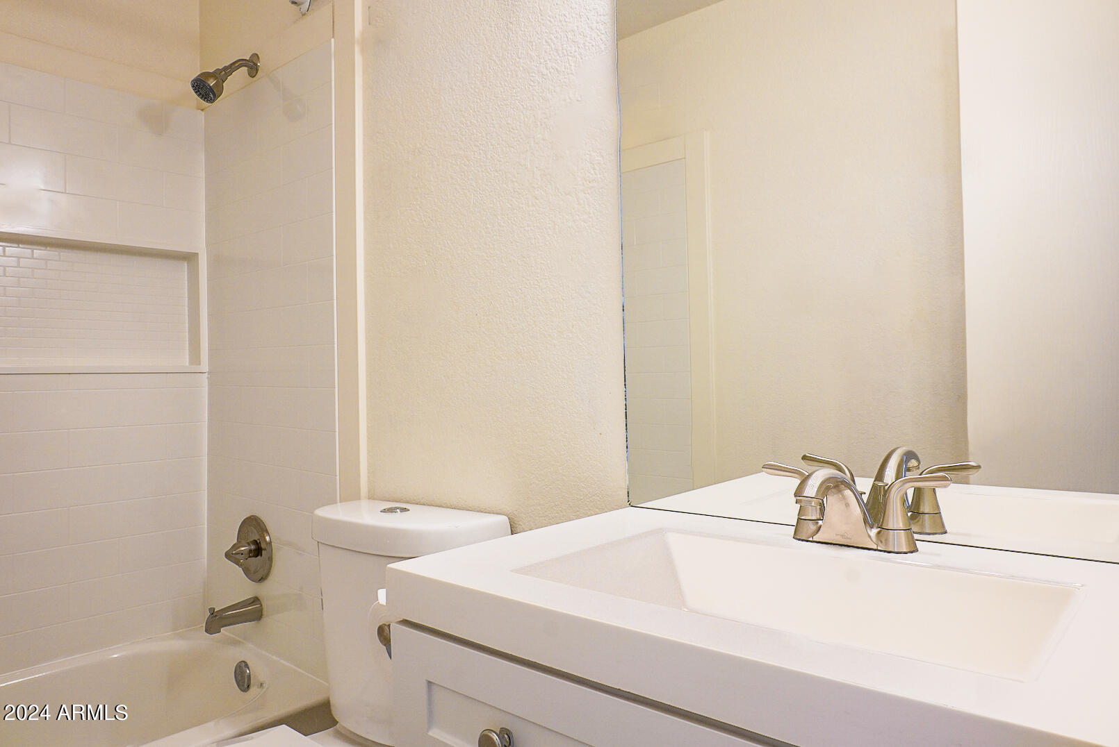 4211 E PALM Lane, 206