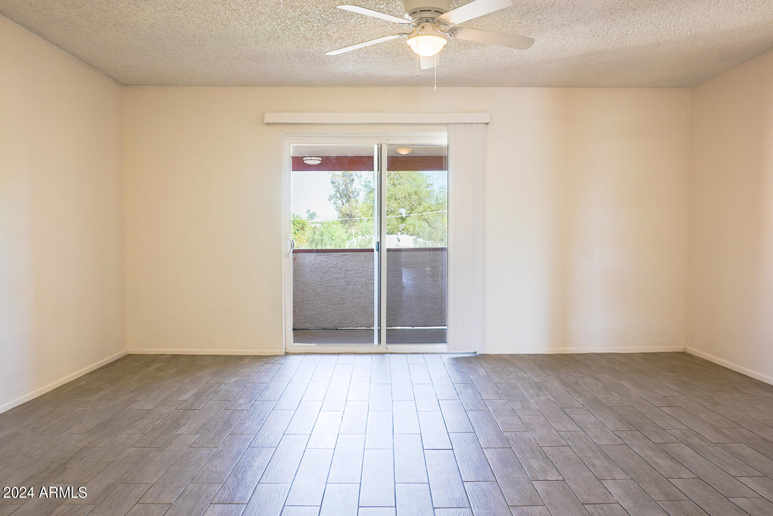 4211 E PALM Lane, 206