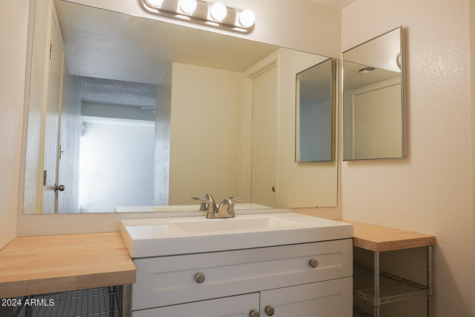 4211 E PALM Lane, 206