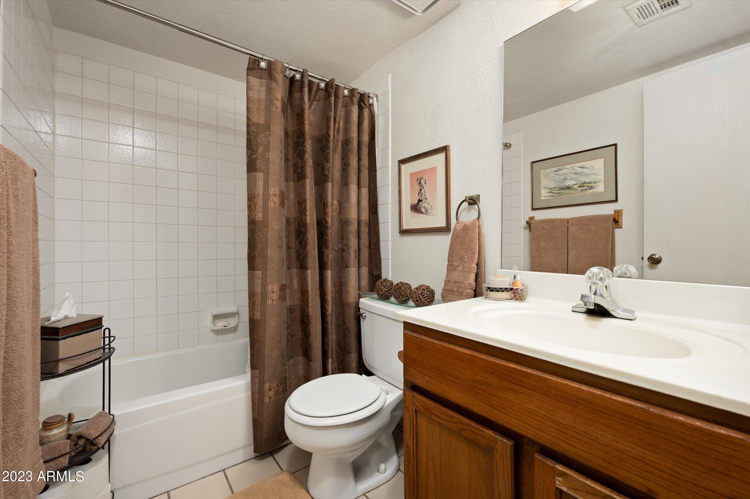 4211 E PALM Lane, 103