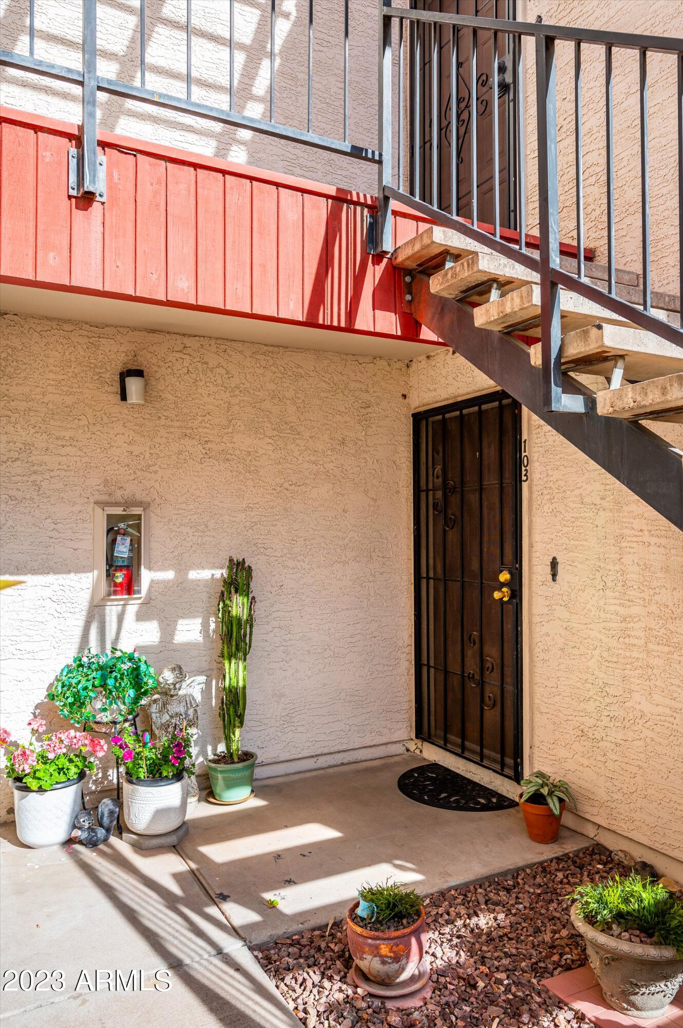 4211 E PALM Lane, 103