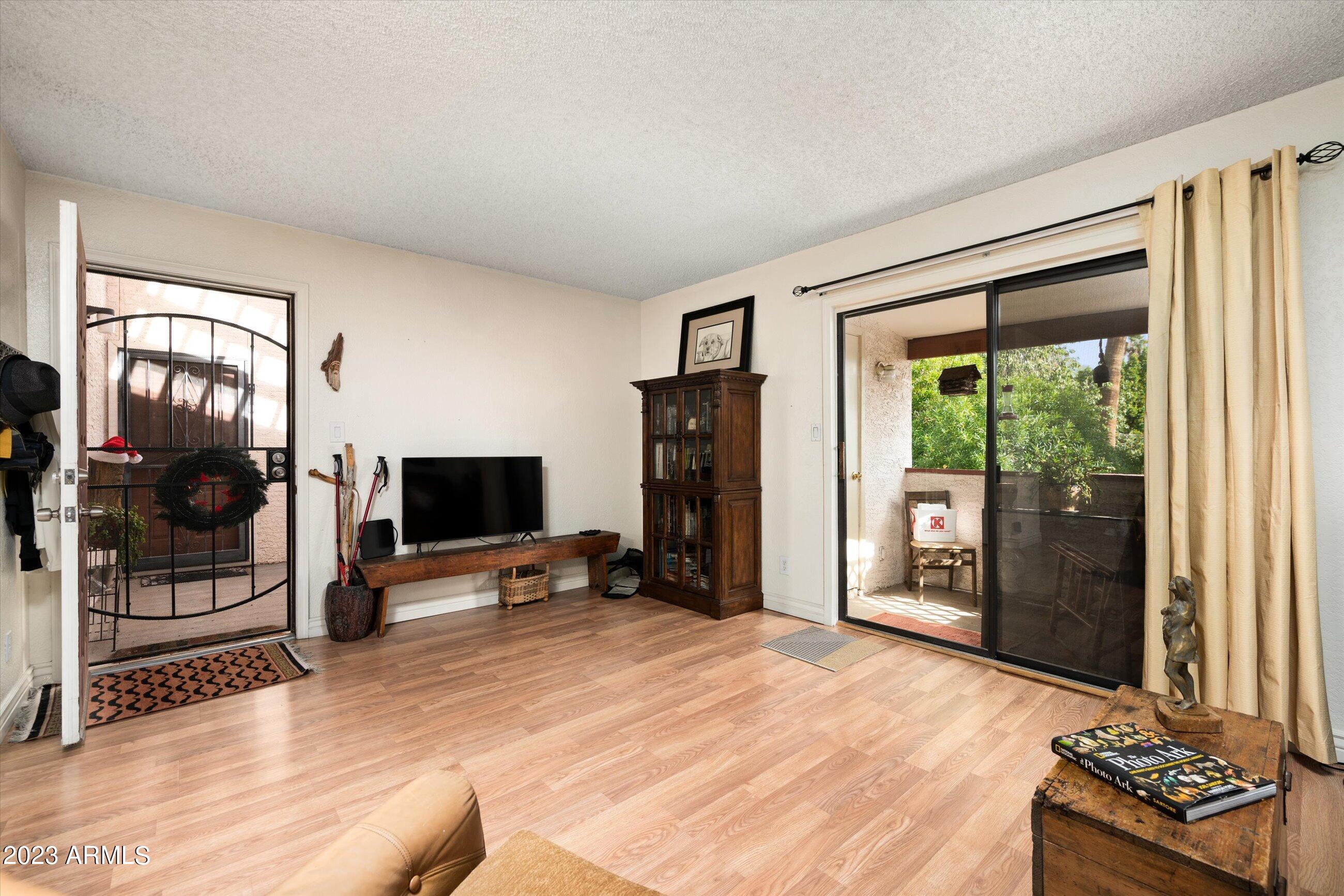 4211 E PALM Lane, 211