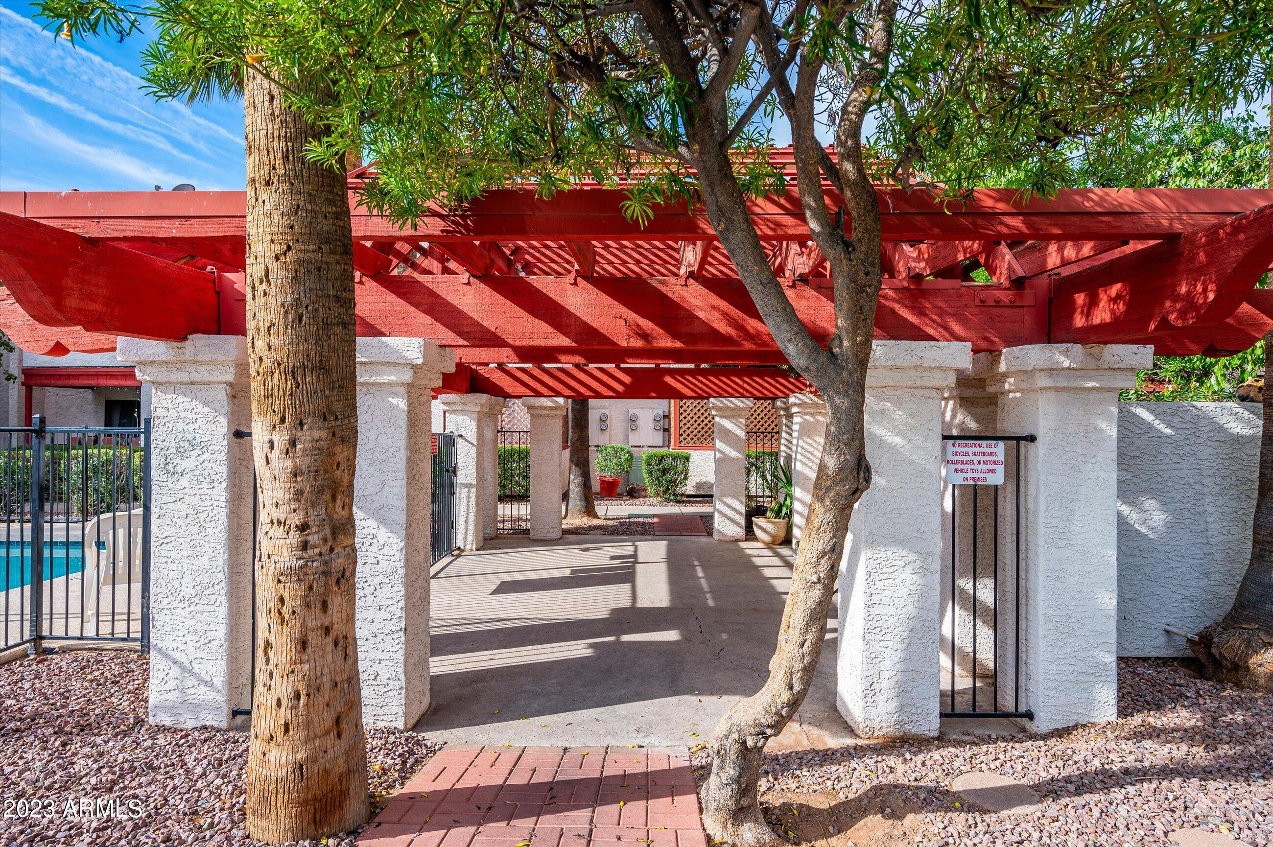 4211 E PALM Lane, 211