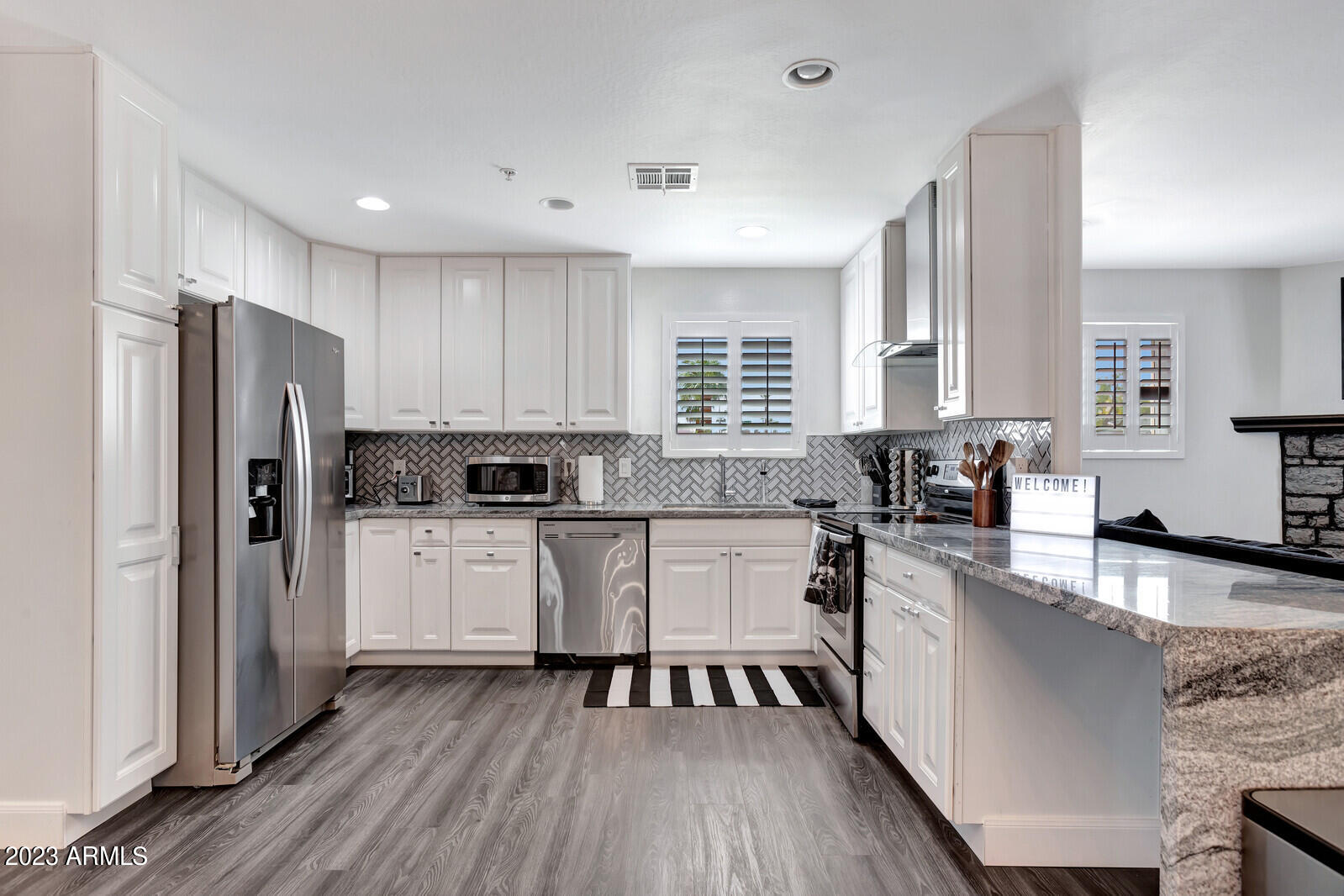 8402 E MACKENZIE Drive