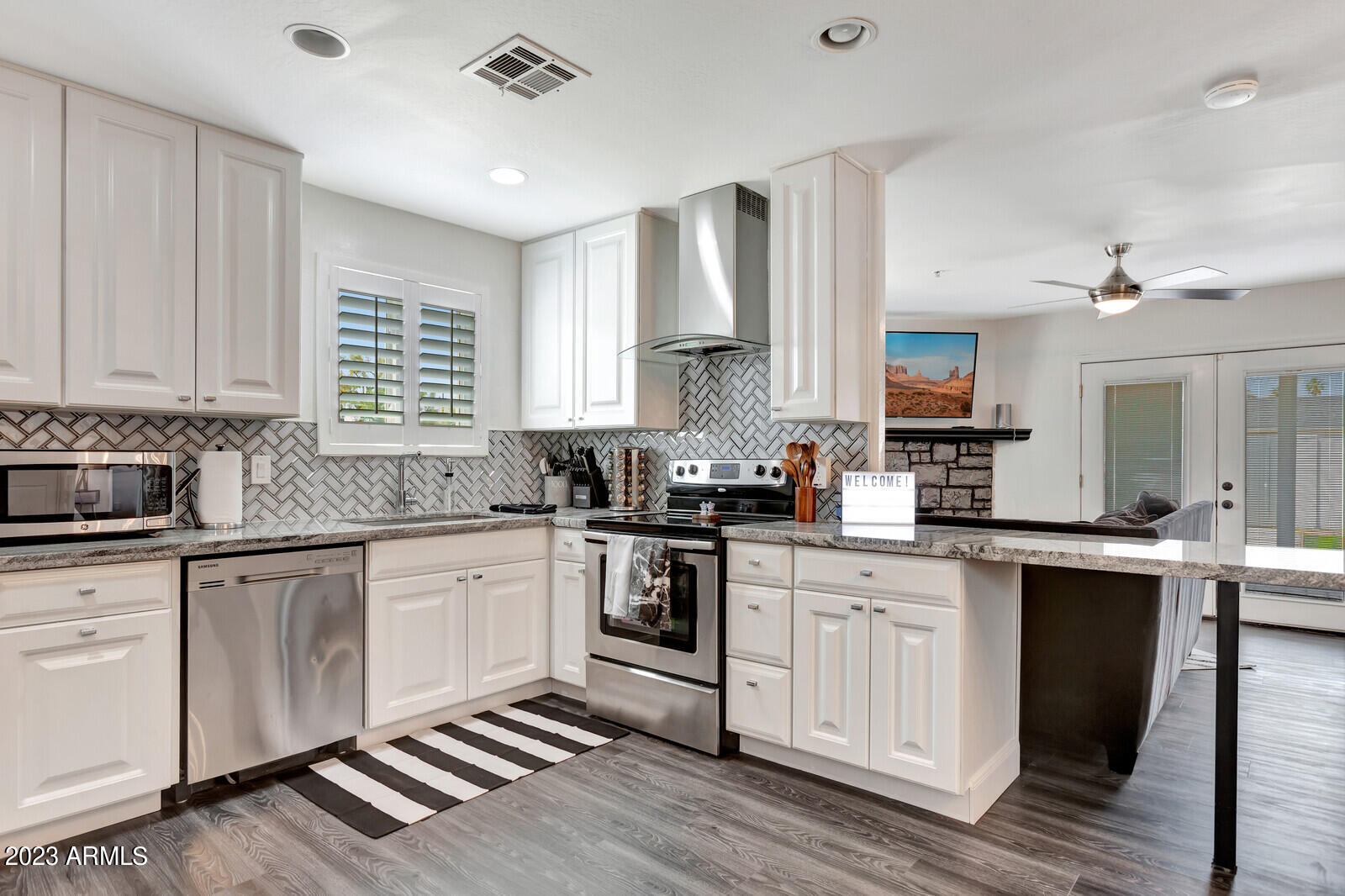 8402 E MACKENZIE Drive