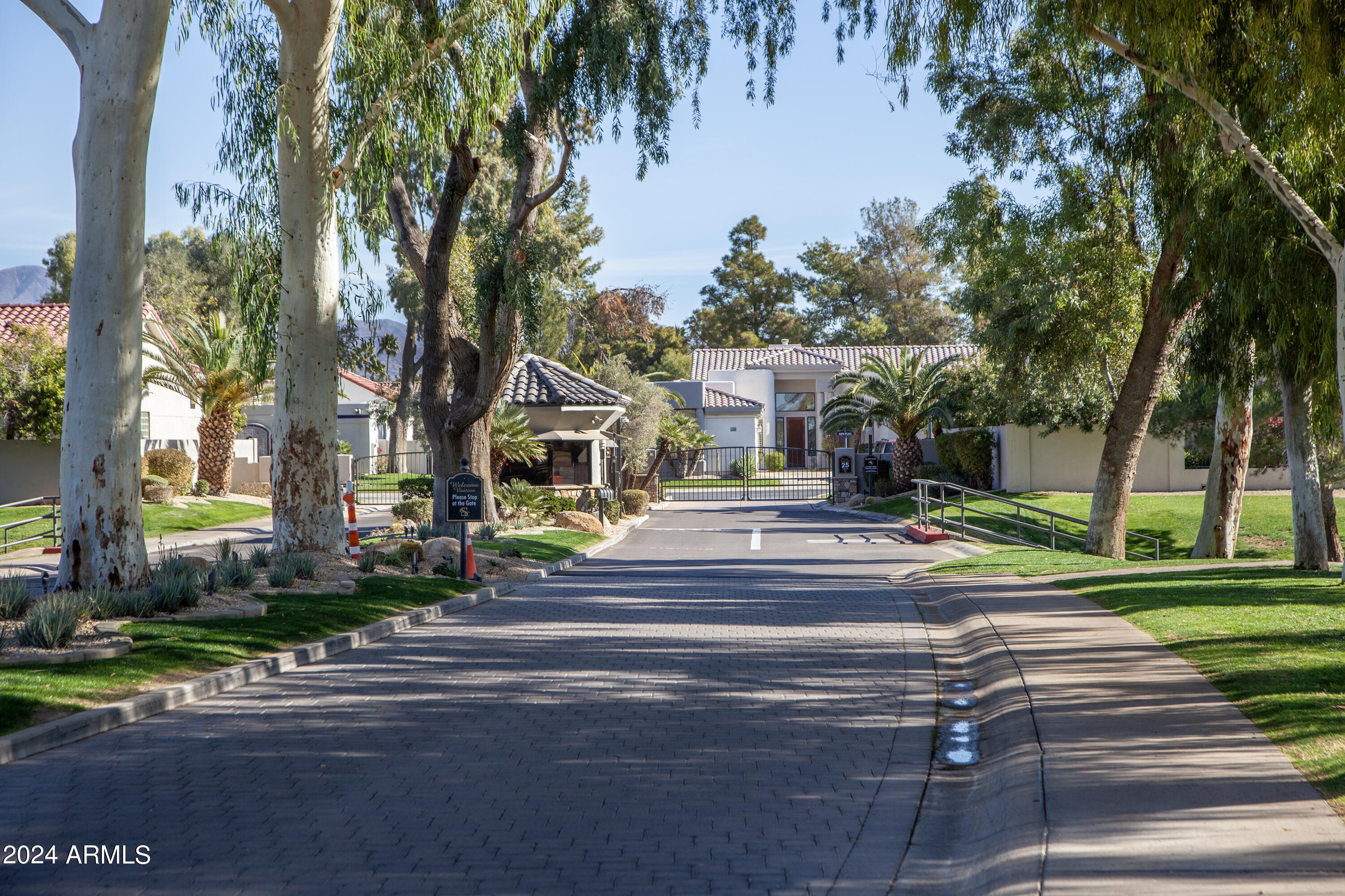 8155 E JENAN Drive