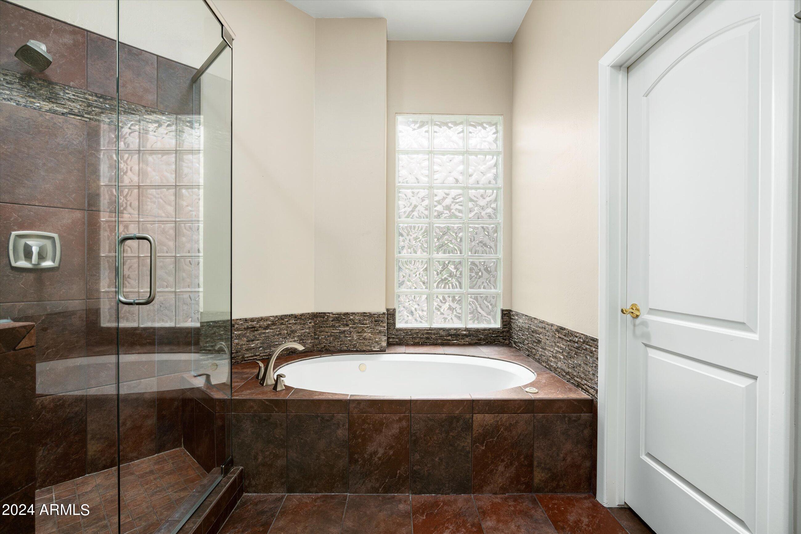 6711 E CAMELBACK Road 33