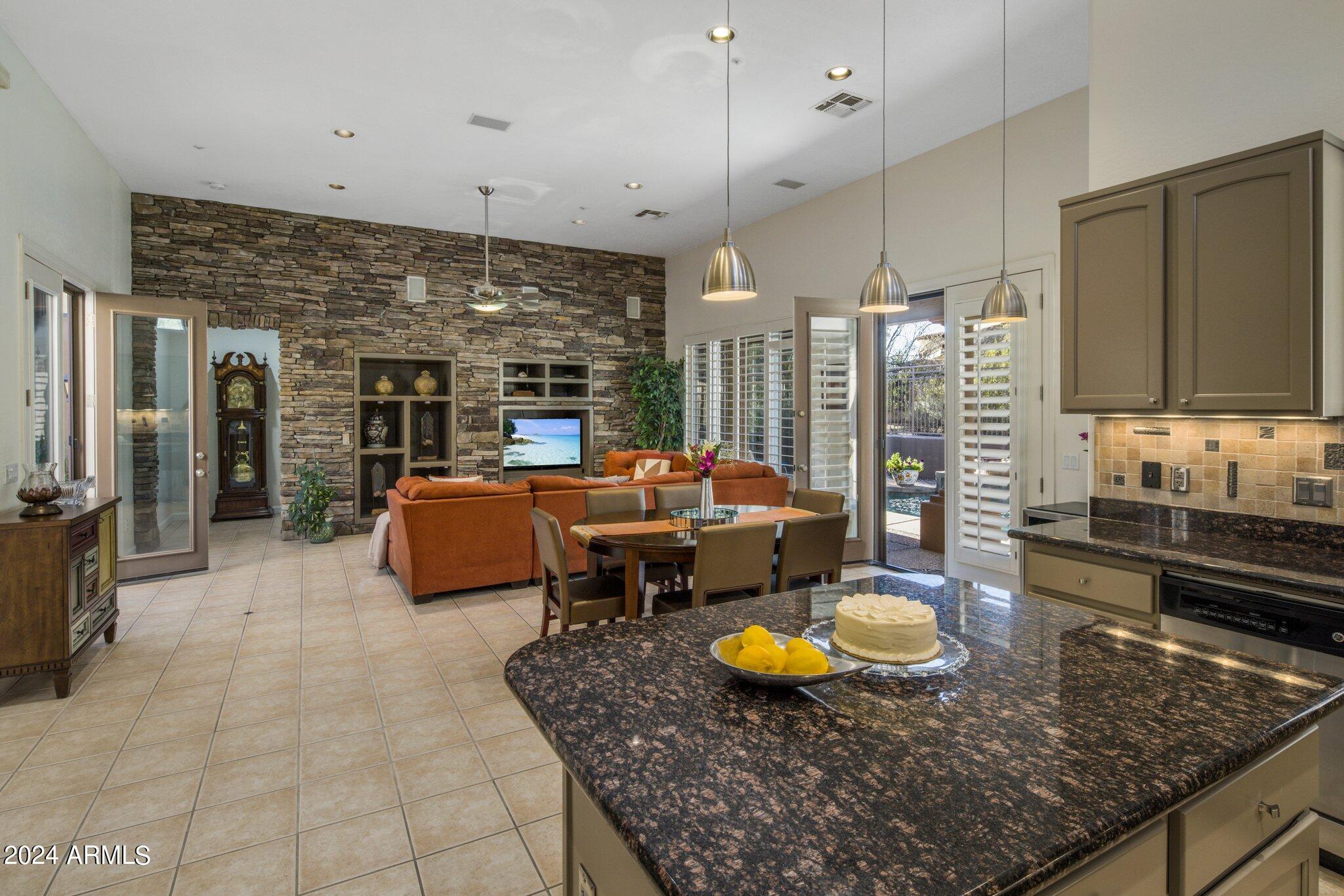 8512 E GILDED PERCH Drive