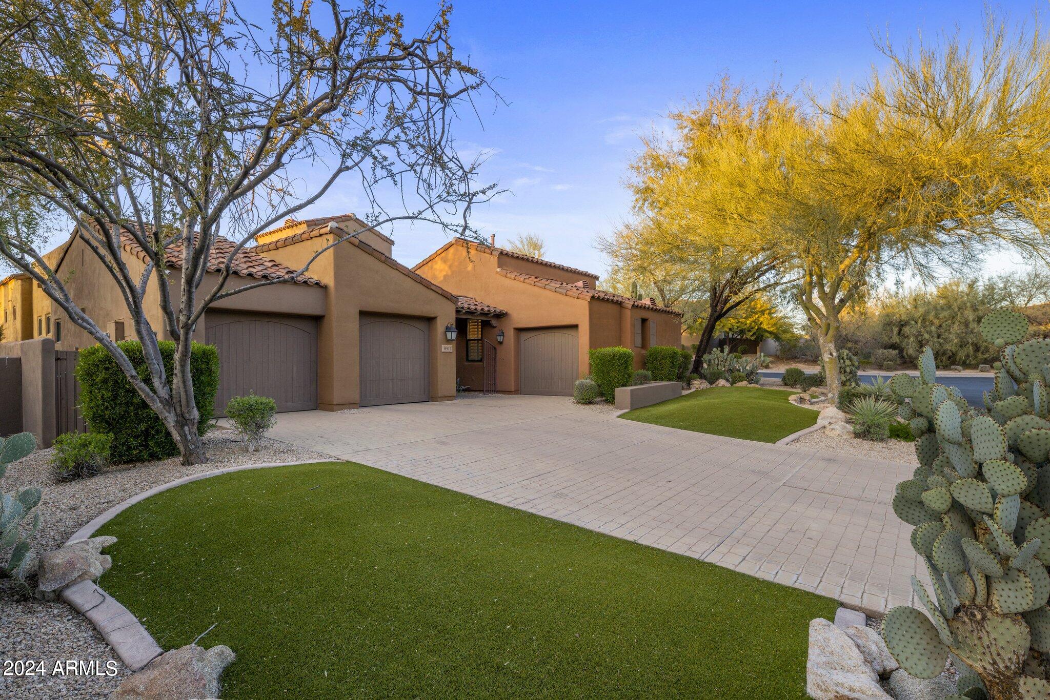 8512 E GILDED PERCH Drive