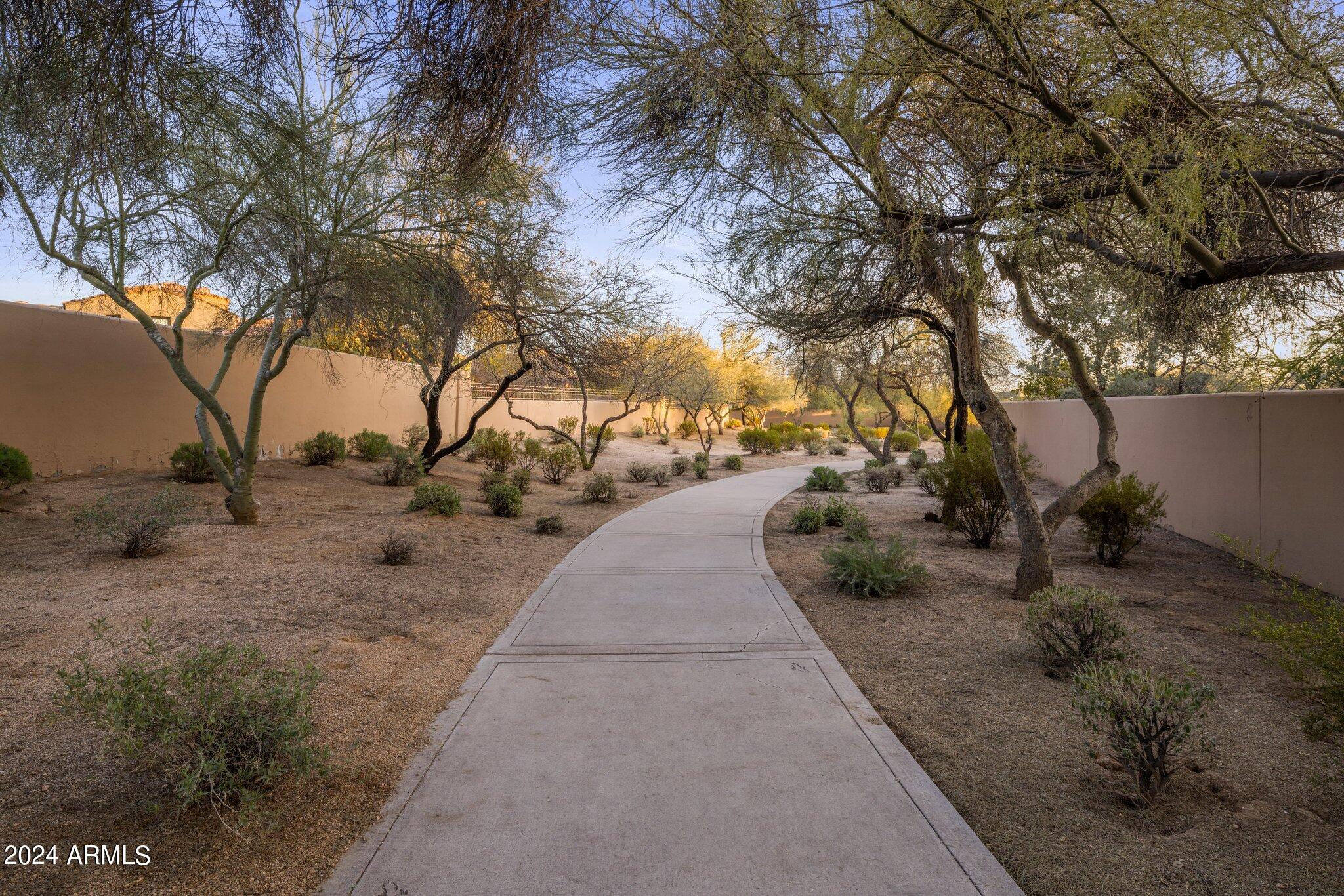 8512 E GILDED PERCH Drive