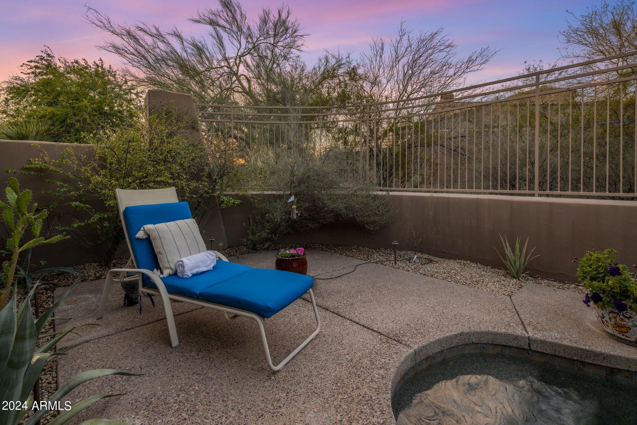 8512 E GILDED PERCH Drive