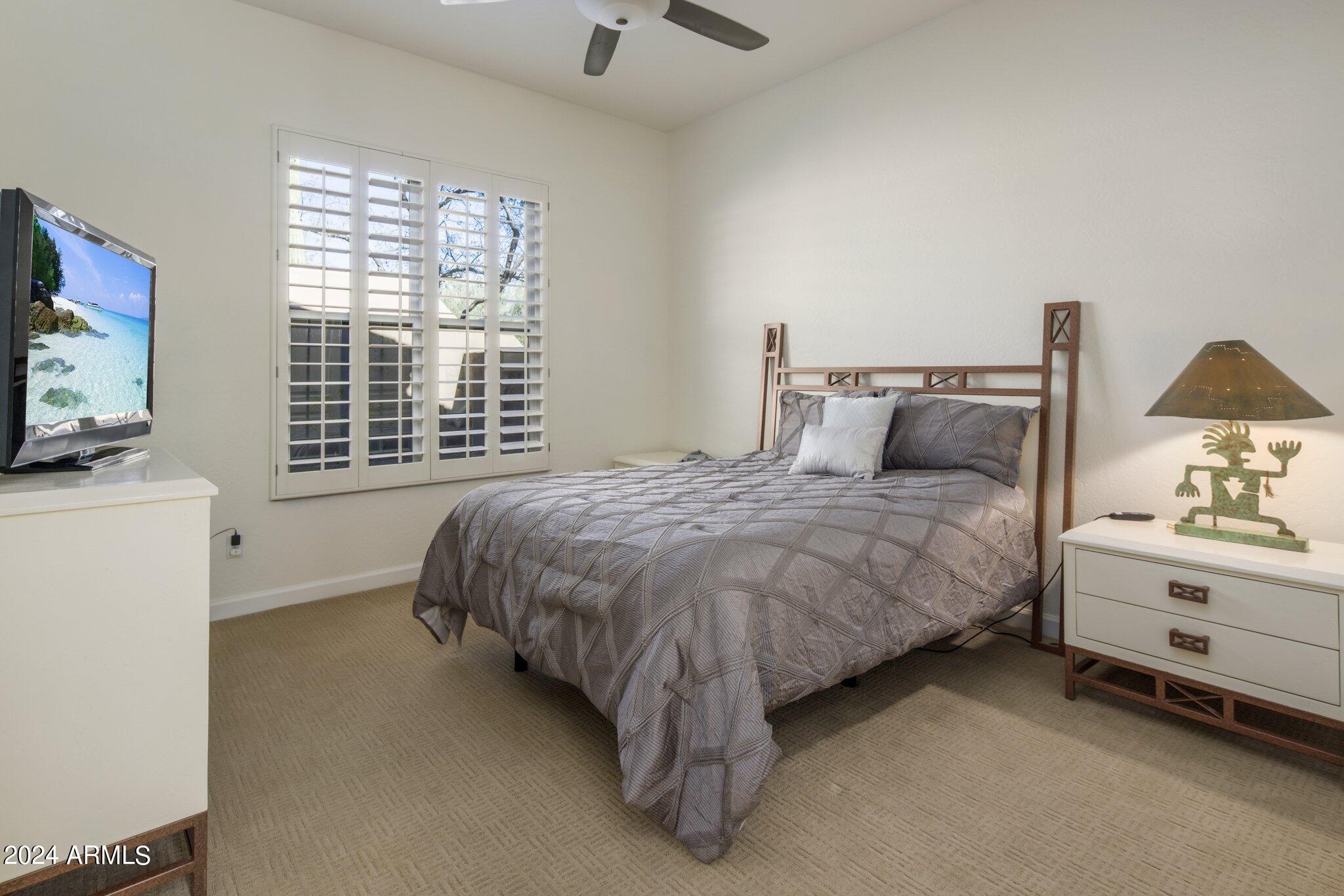 8512 E GILDED PERCH Drive