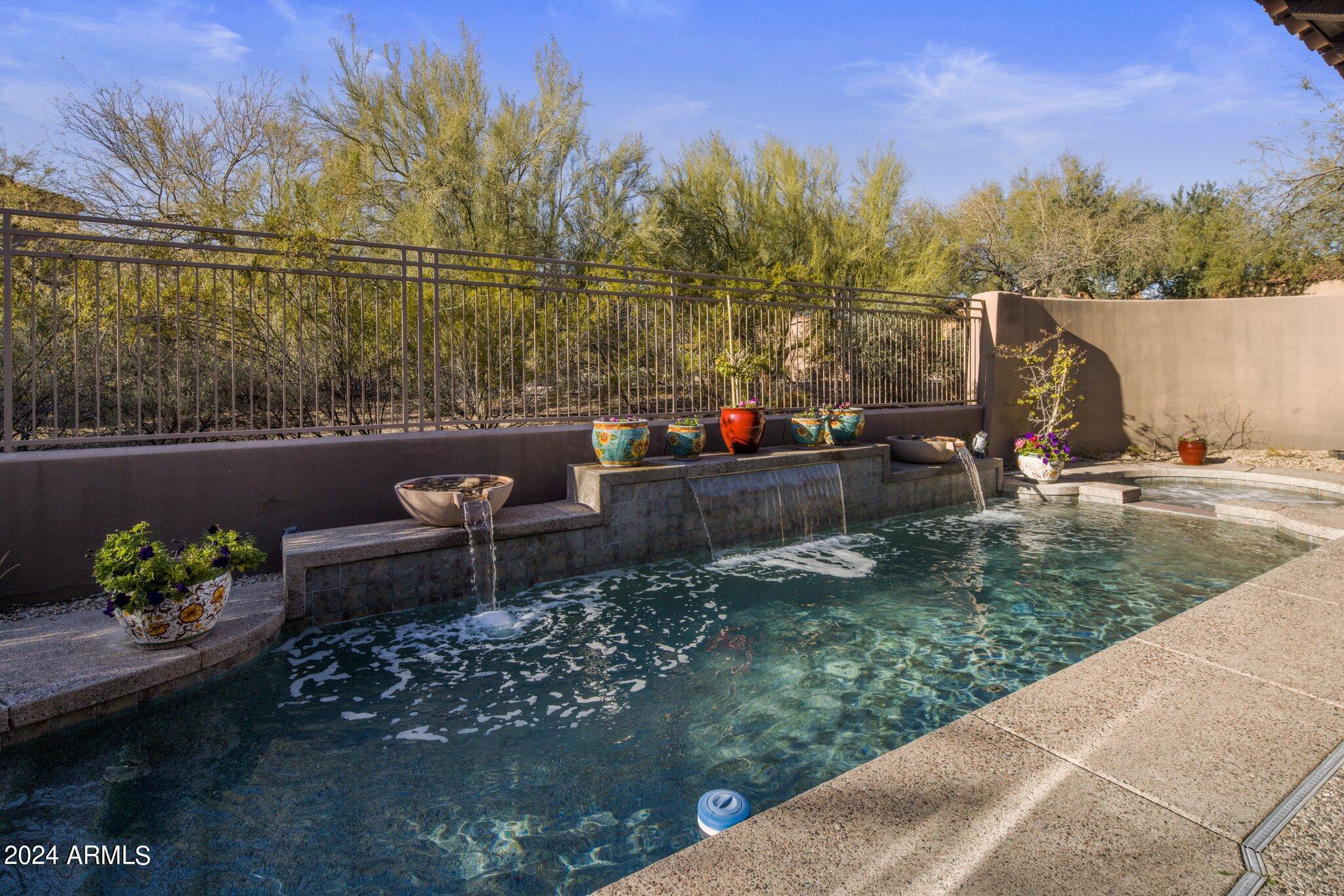 8512 E GILDED PERCH Drive