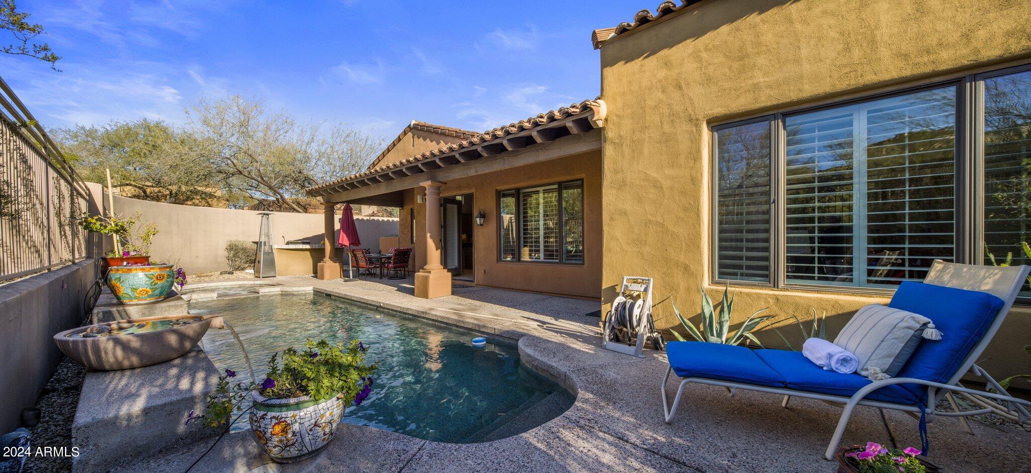 8512 E GILDED PERCH Drive