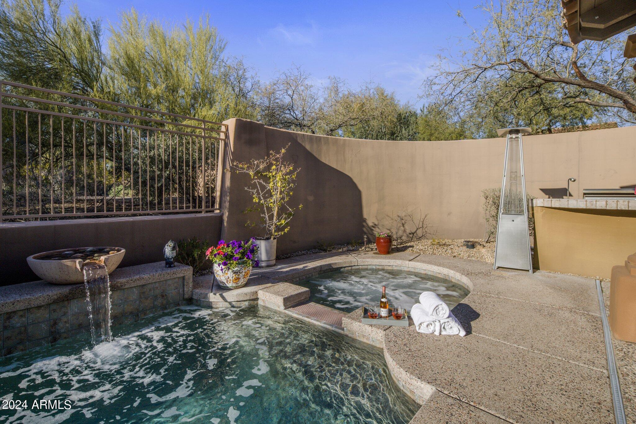 8512 E GILDED PERCH Drive