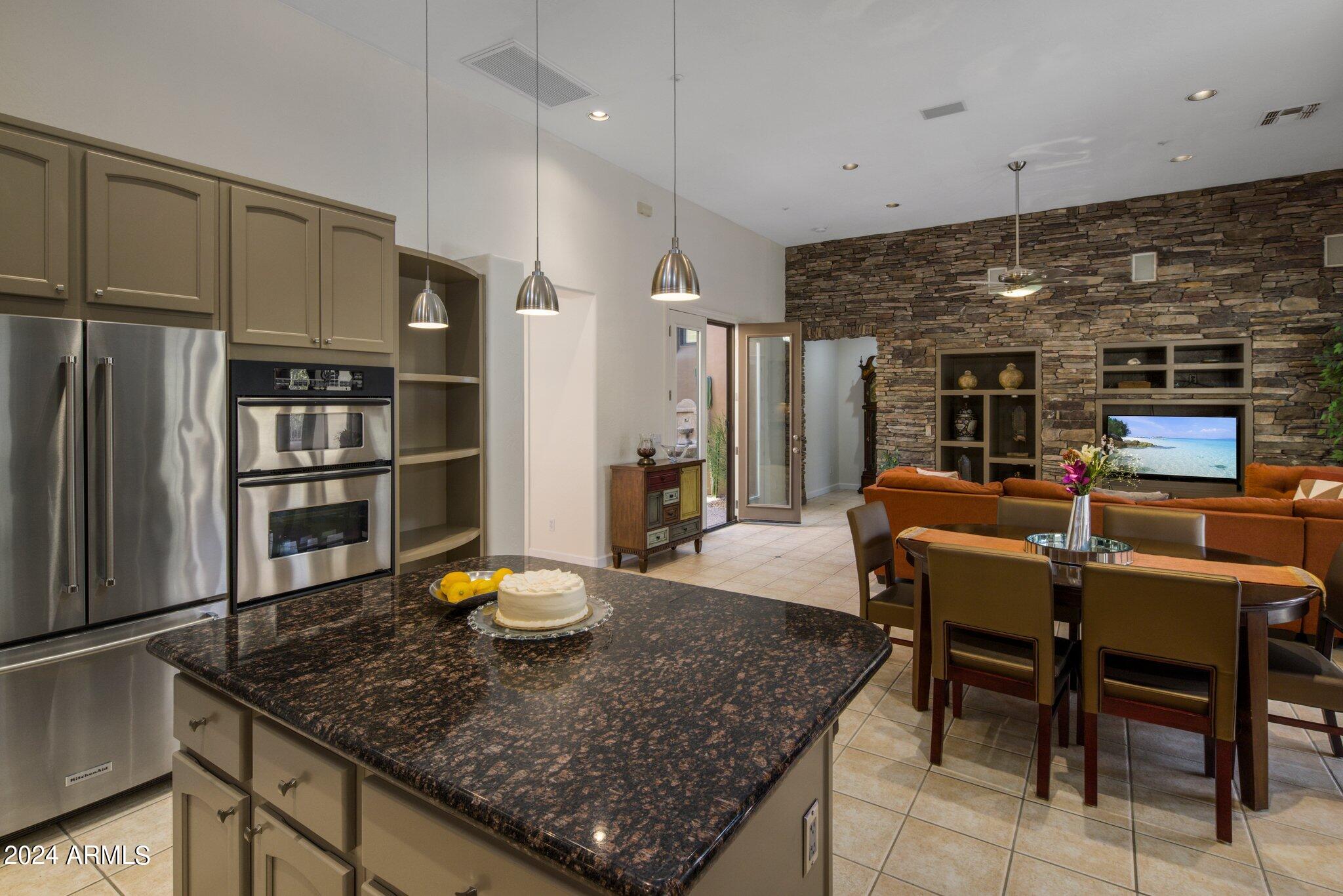 8512 E GILDED PERCH Drive