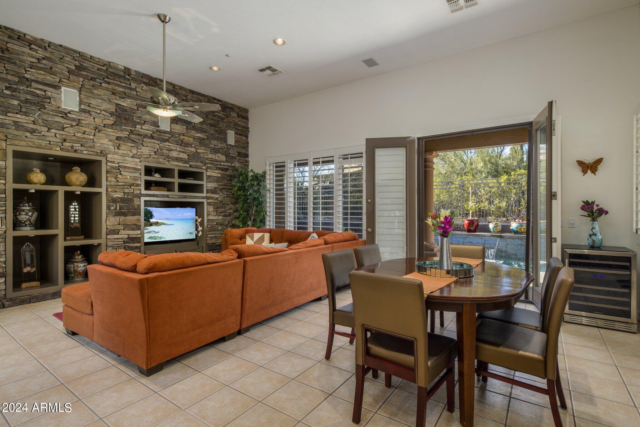 8512 E GILDED PERCH Drive