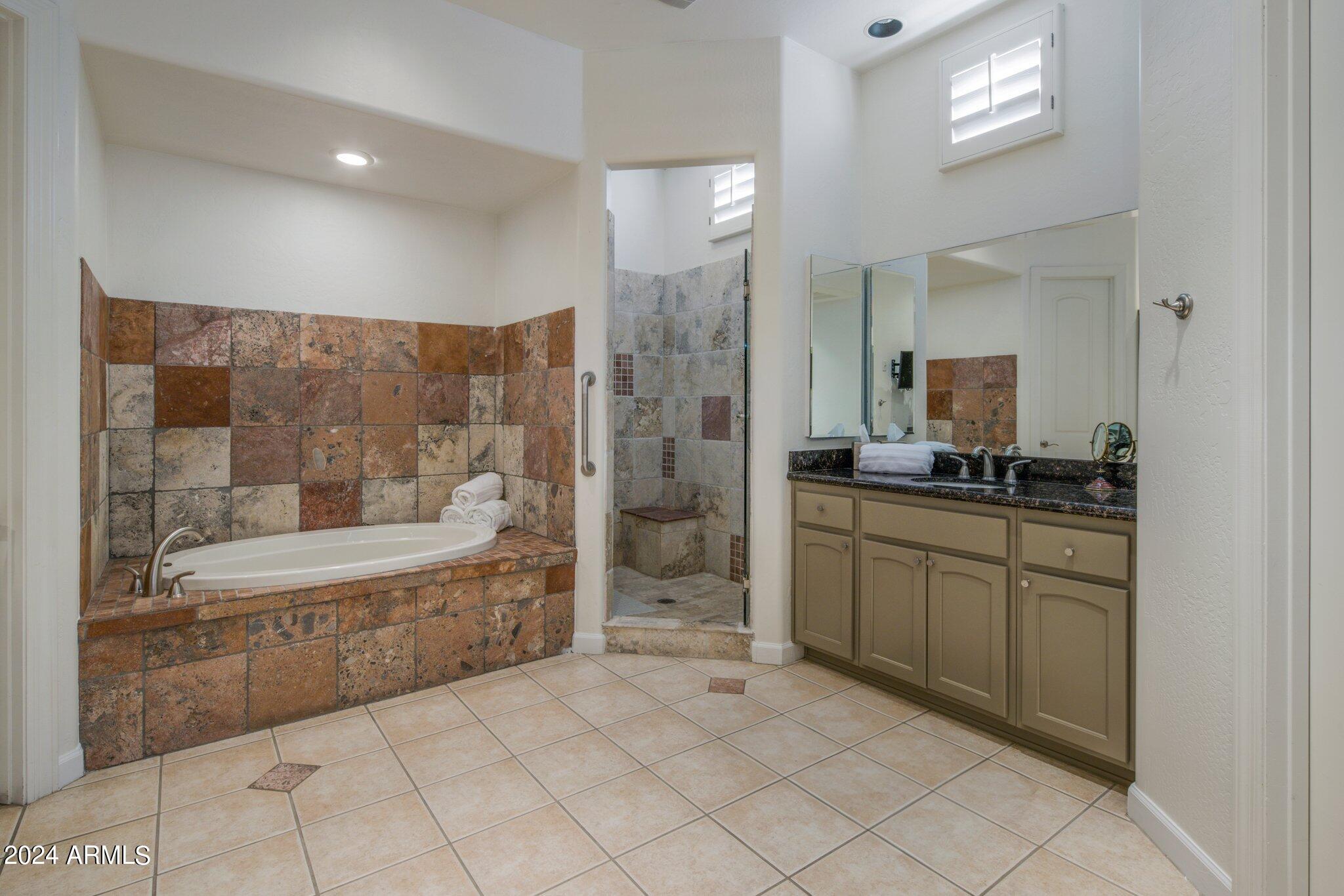 8512 E GILDED PERCH Drive