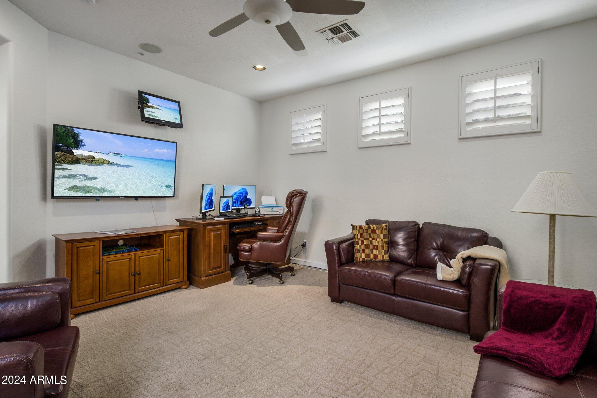 8512 E GILDED PERCH Drive