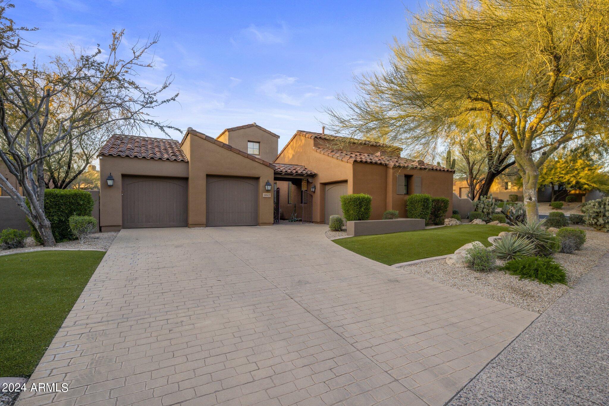 8512 E GILDED PERCH Drive