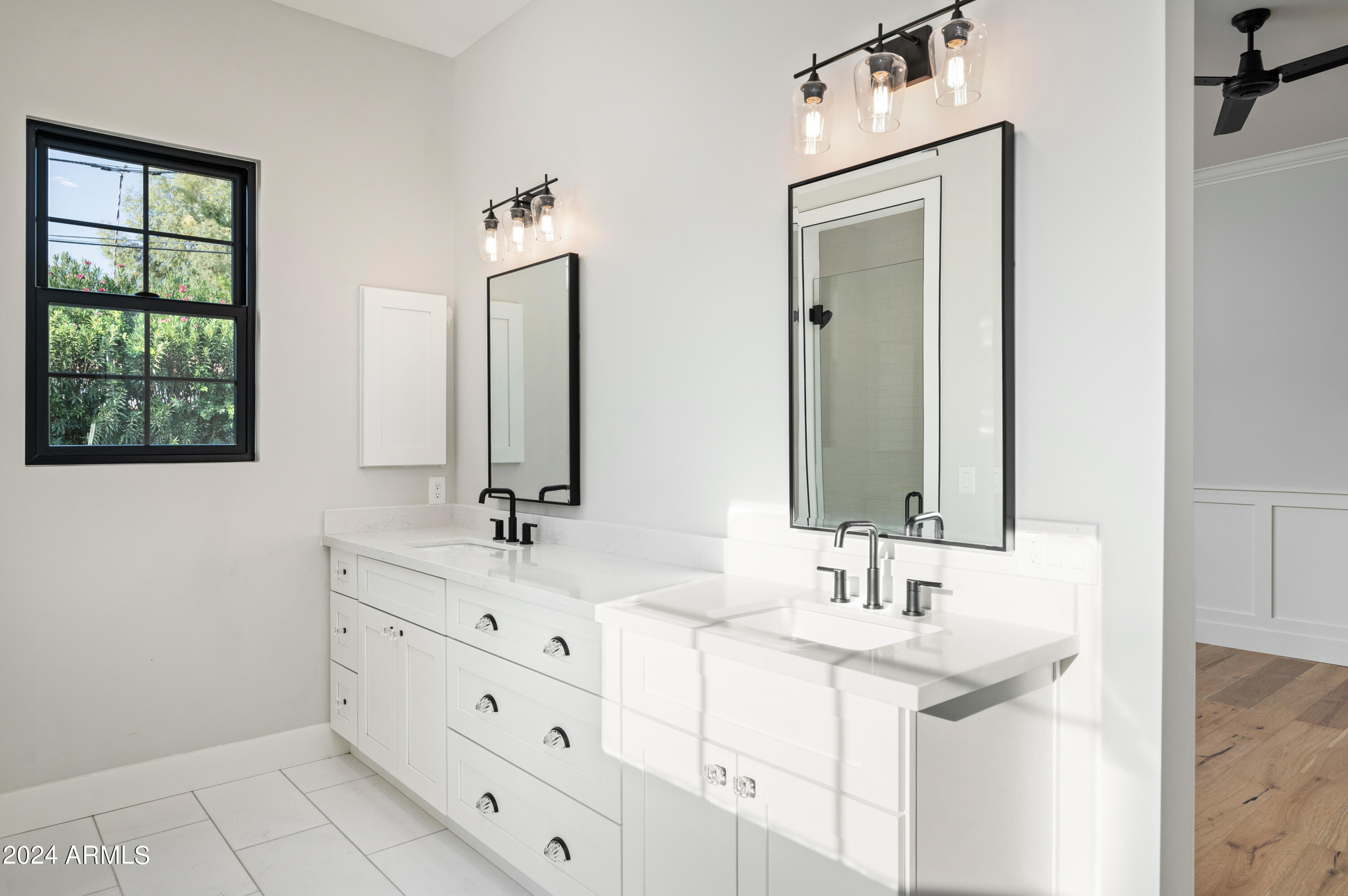 4164 E CAMELBACK Road