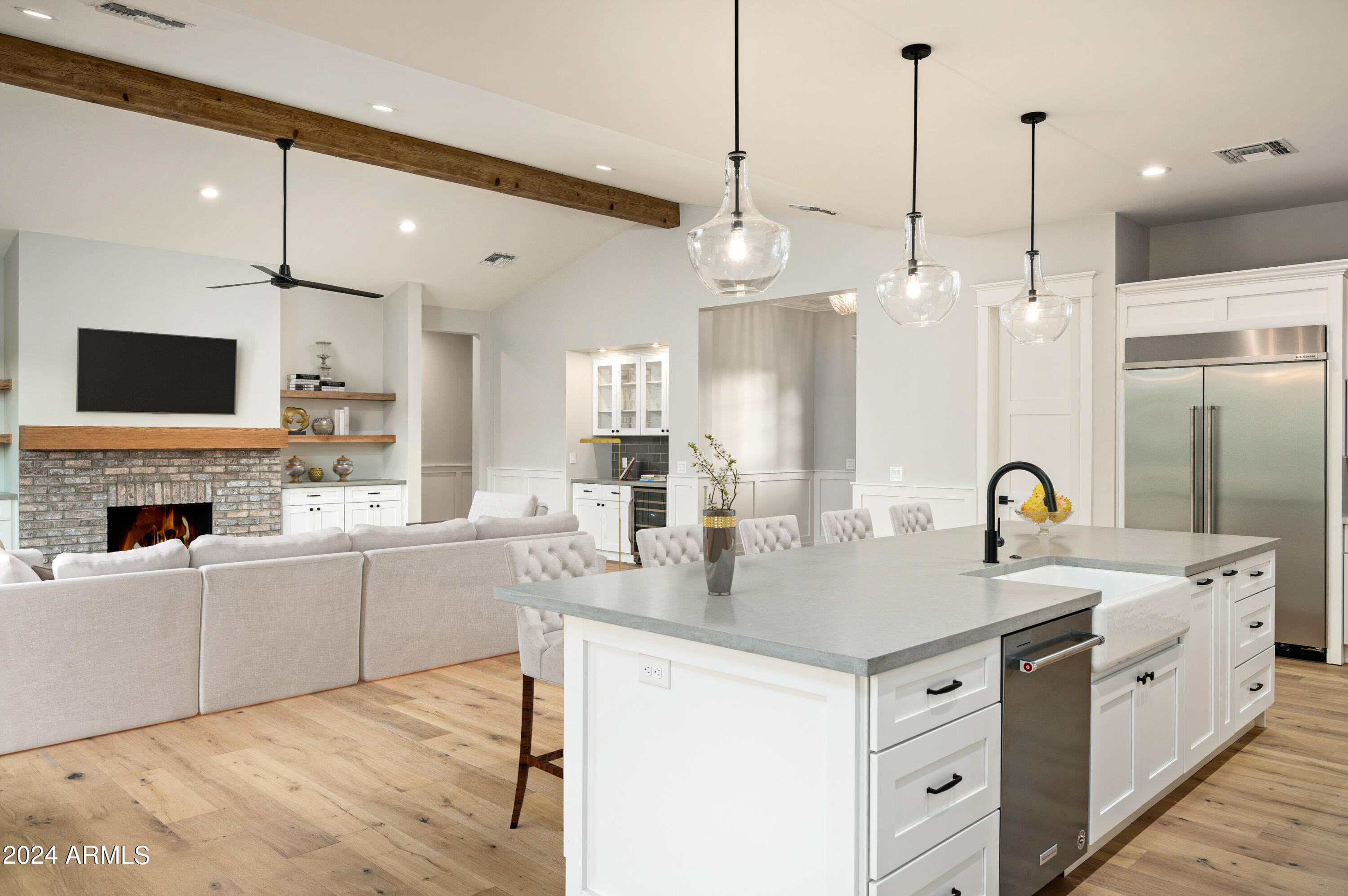 4164 E CAMELBACK Road