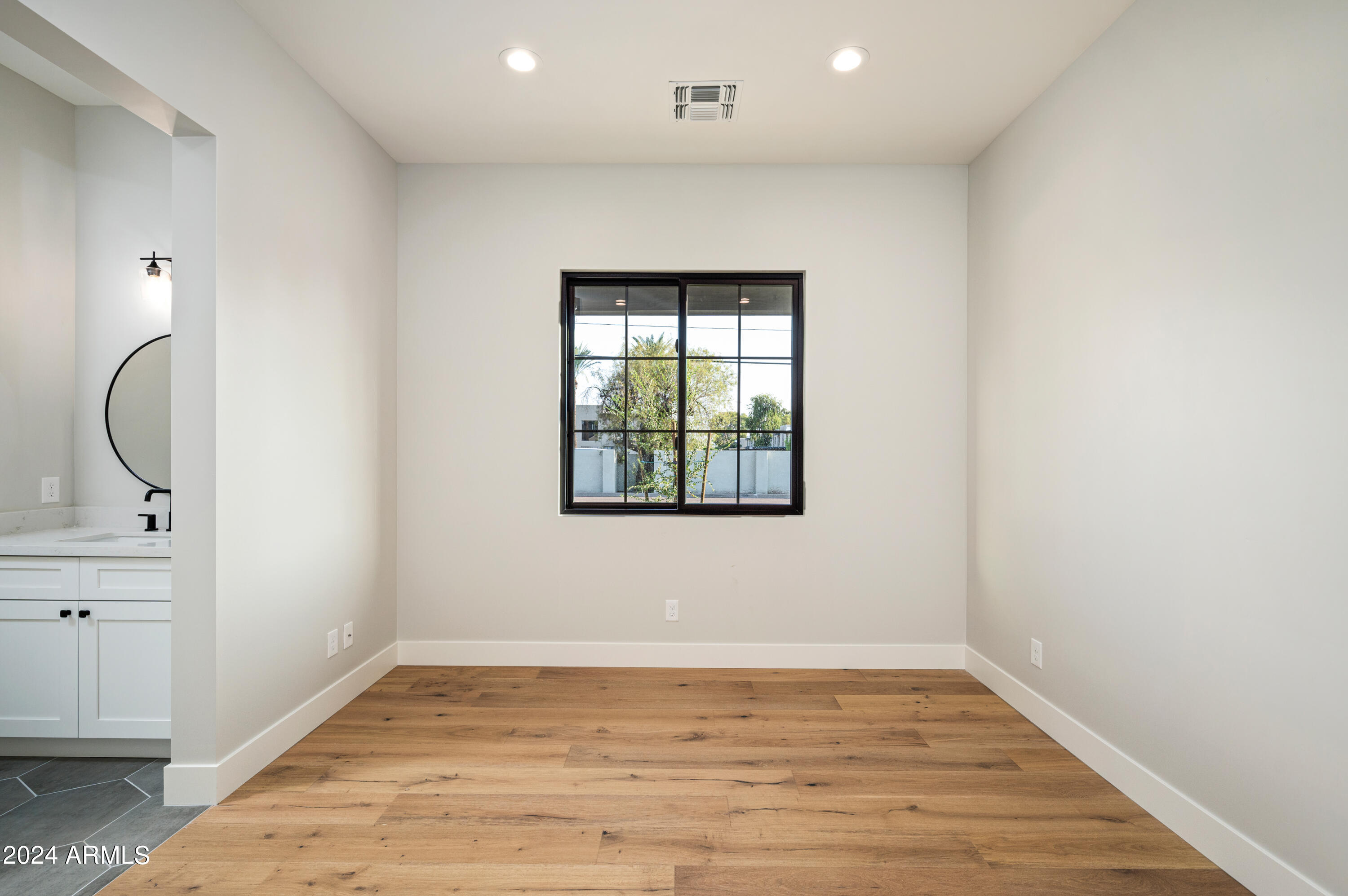 4164 E CAMELBACK Road